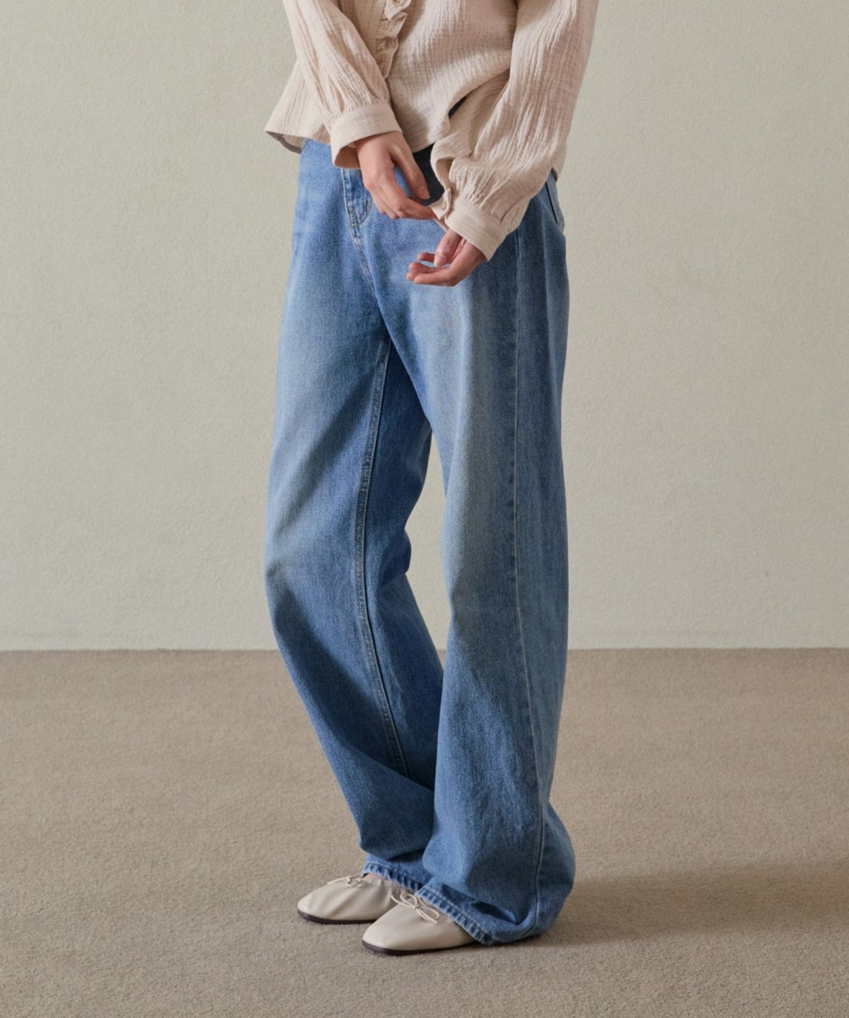 위오이(WIOE) Bella Cotton Denim Pants_Light Blue