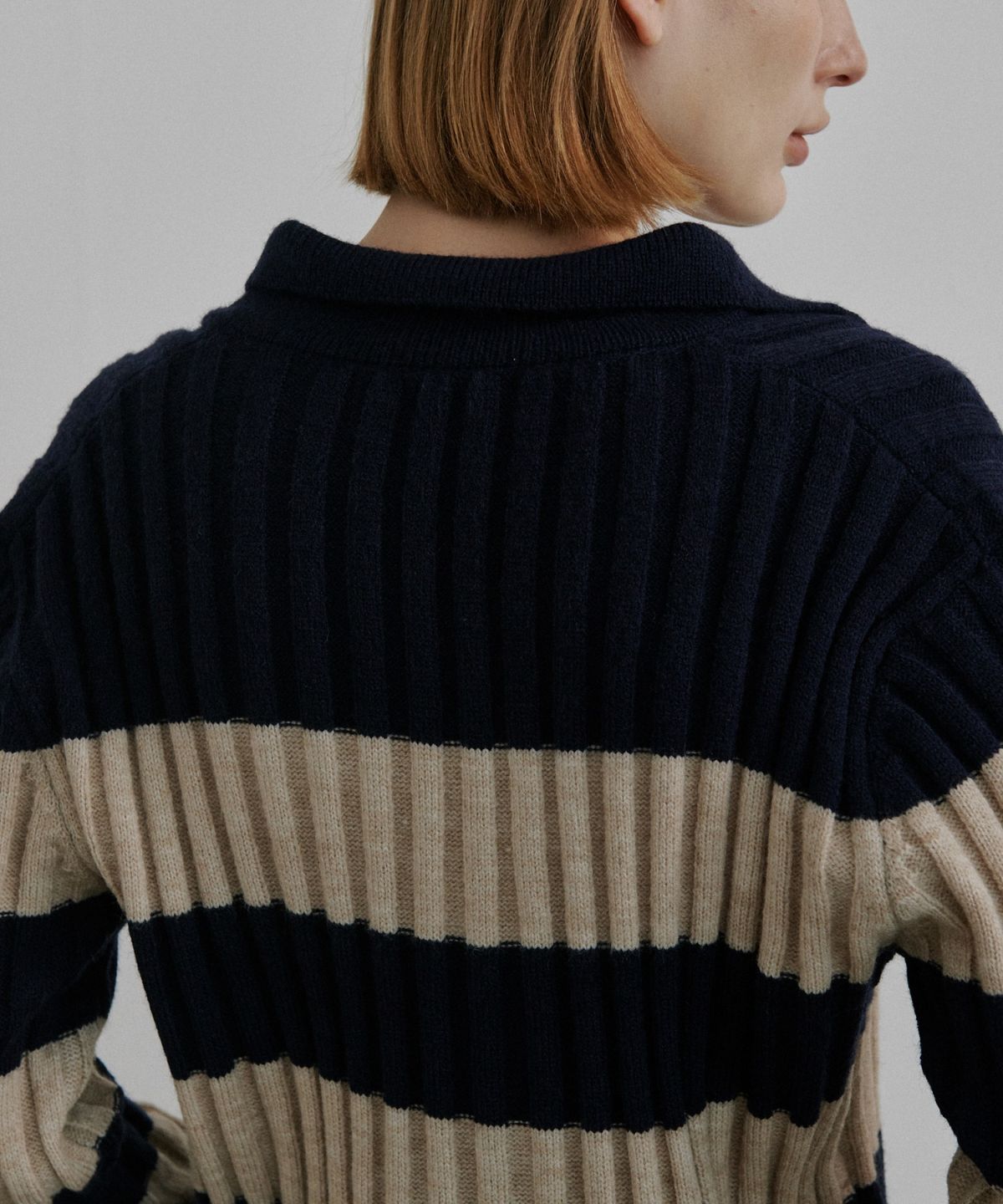 위오이(WIOE) Basic Collar Stripe Knit_Navy