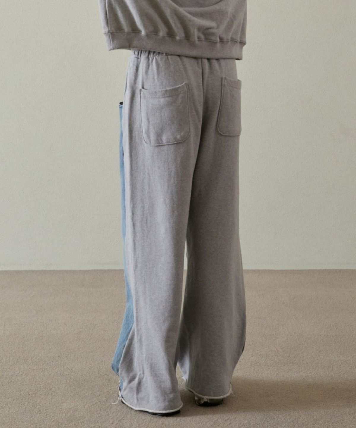 위오이(WIOE) Half Denim Sweat Pants_Grey