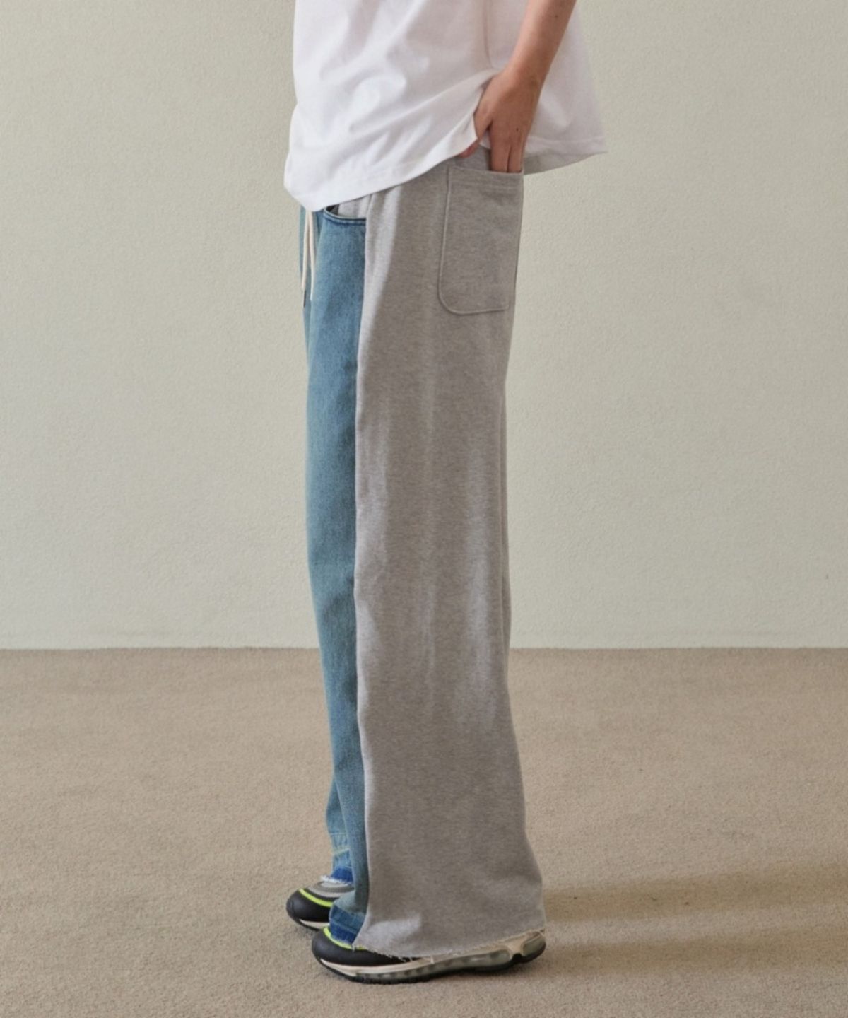 위오이(WIOE) Half Denim Sweat Pants_Grey