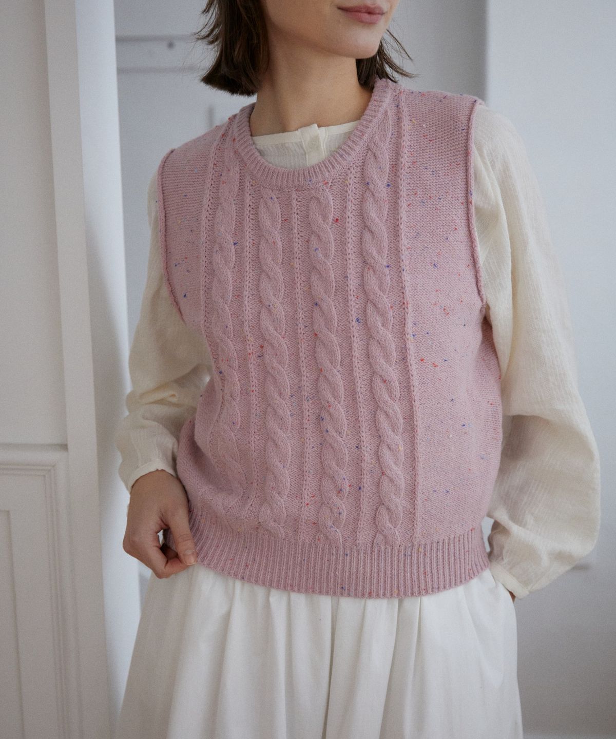 위오이(WIOE) Monica Knit Vest_Pink