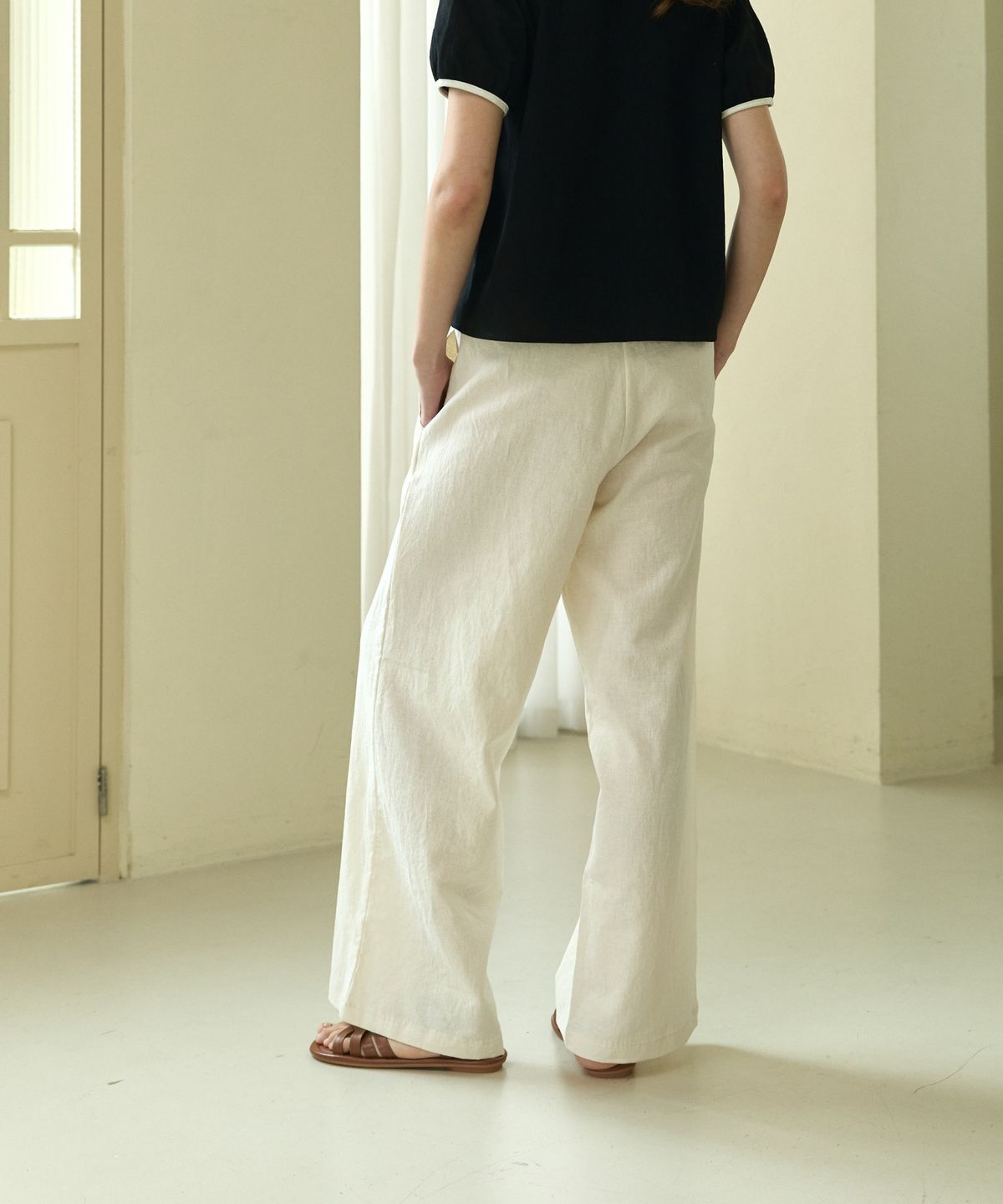 위오이(WIOE) Pocket Banding Pants_Linen beige
