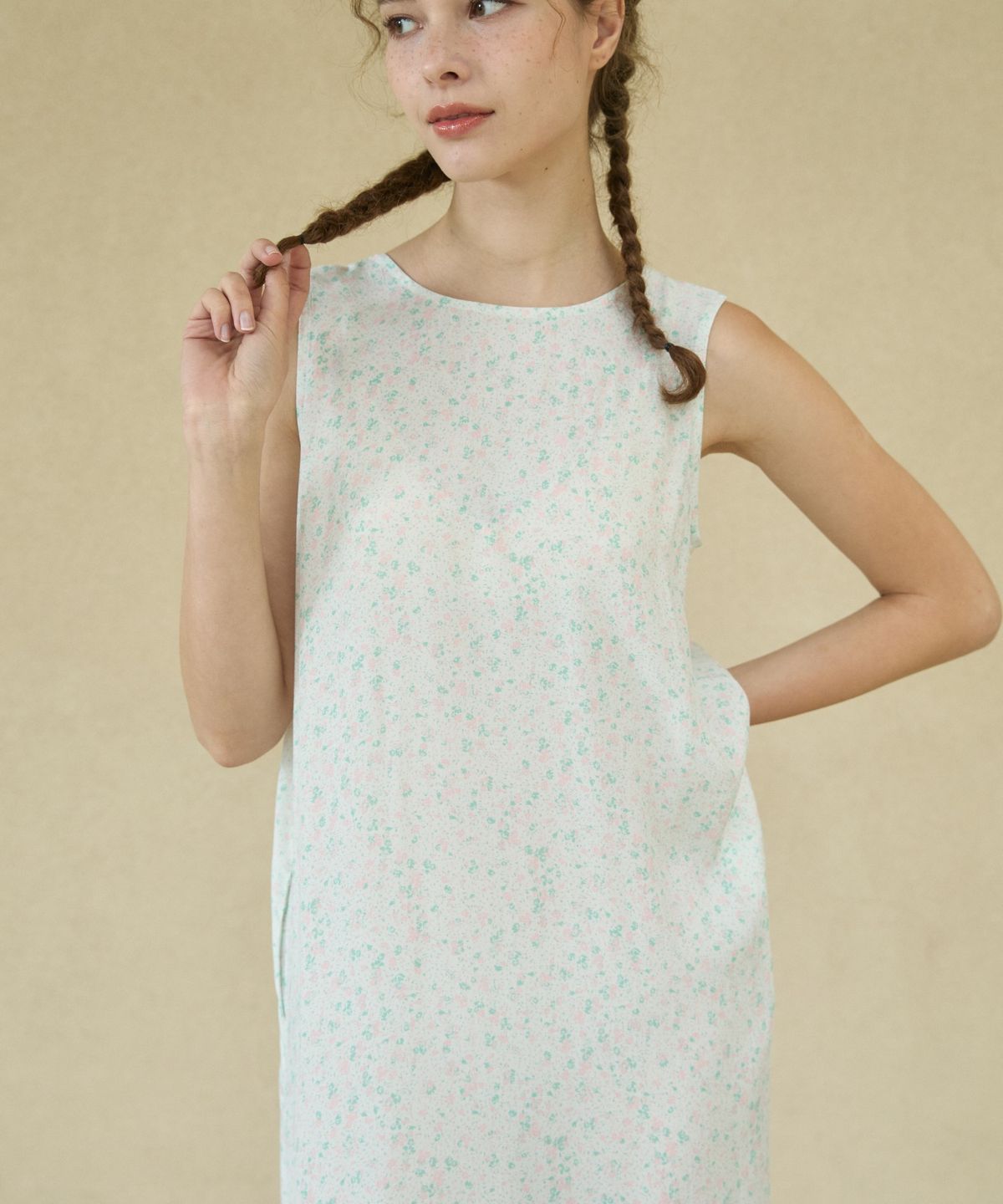 위오이(WIOE) Floral String Sleeveless Dress_White
