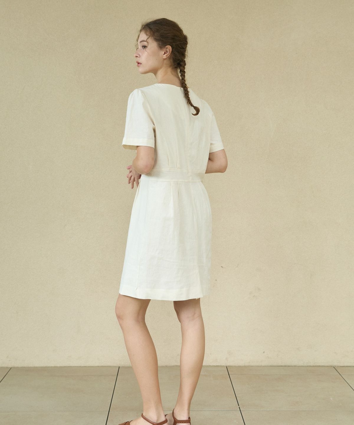 위오이(WIOE) Linen Shirring Dress_Beige