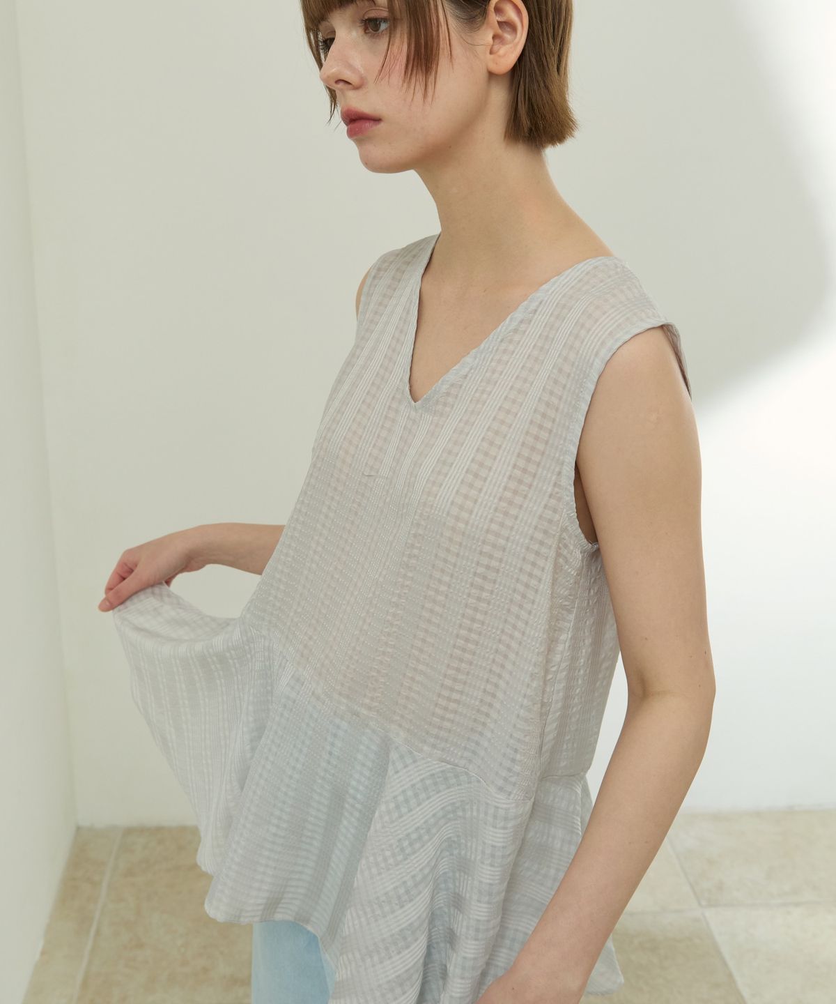 위오이(WIOE) Check Stripe Mix Top_Light grey