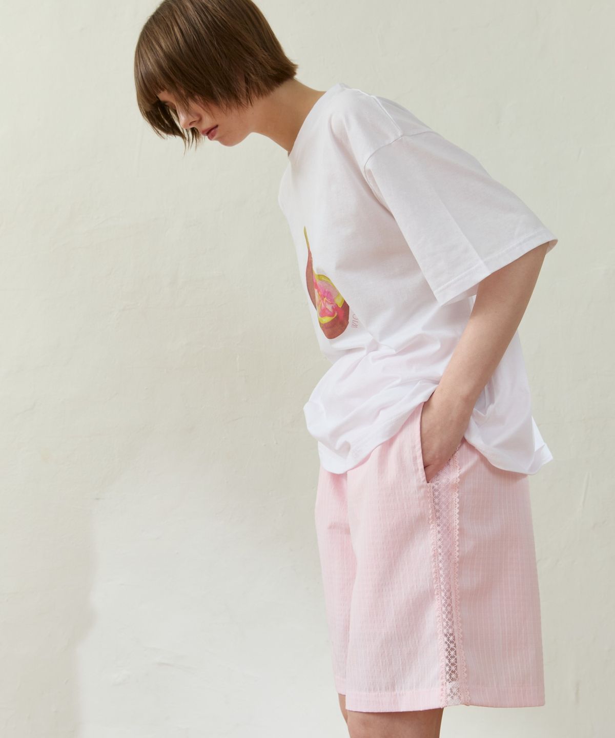 위오이(WIOE) Fig Hand Drawing T-shirt_White