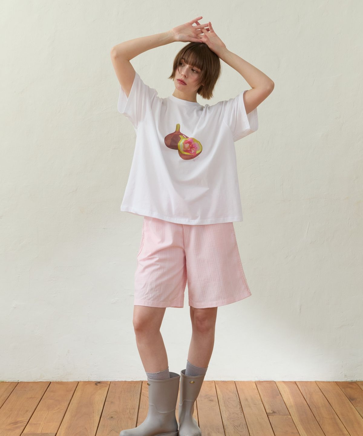 위오이(WIOE) Fig Hand Drawing T-shirt_White