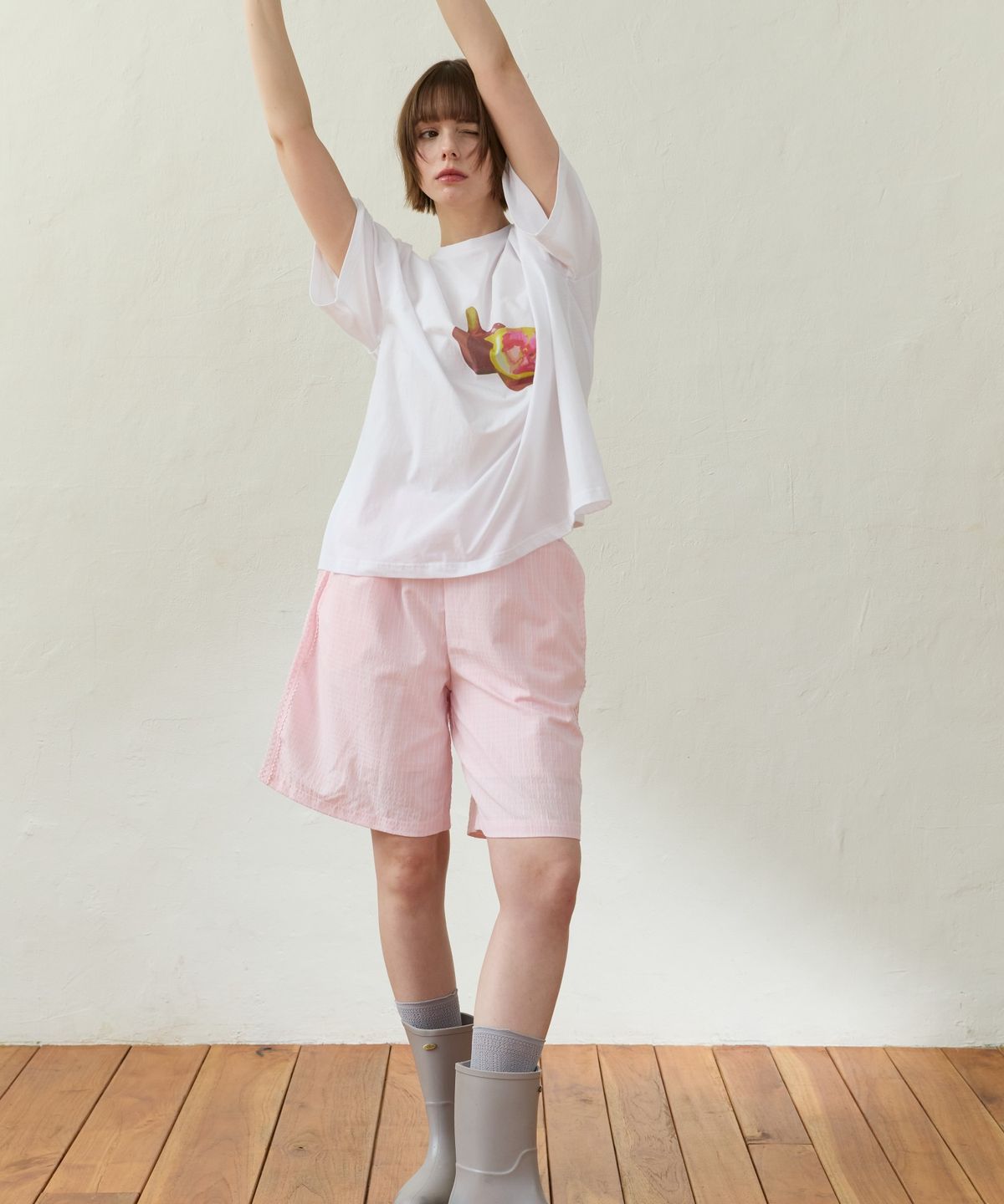 위오이(WIOE) Fig Hand Drawing T-shirt_White