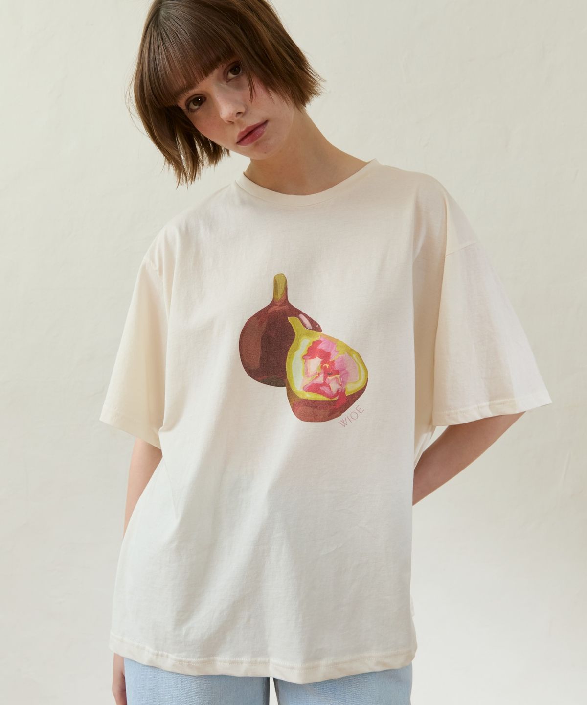 위오이(WIOE) Fig Hand Drawing T-shirt_Cream