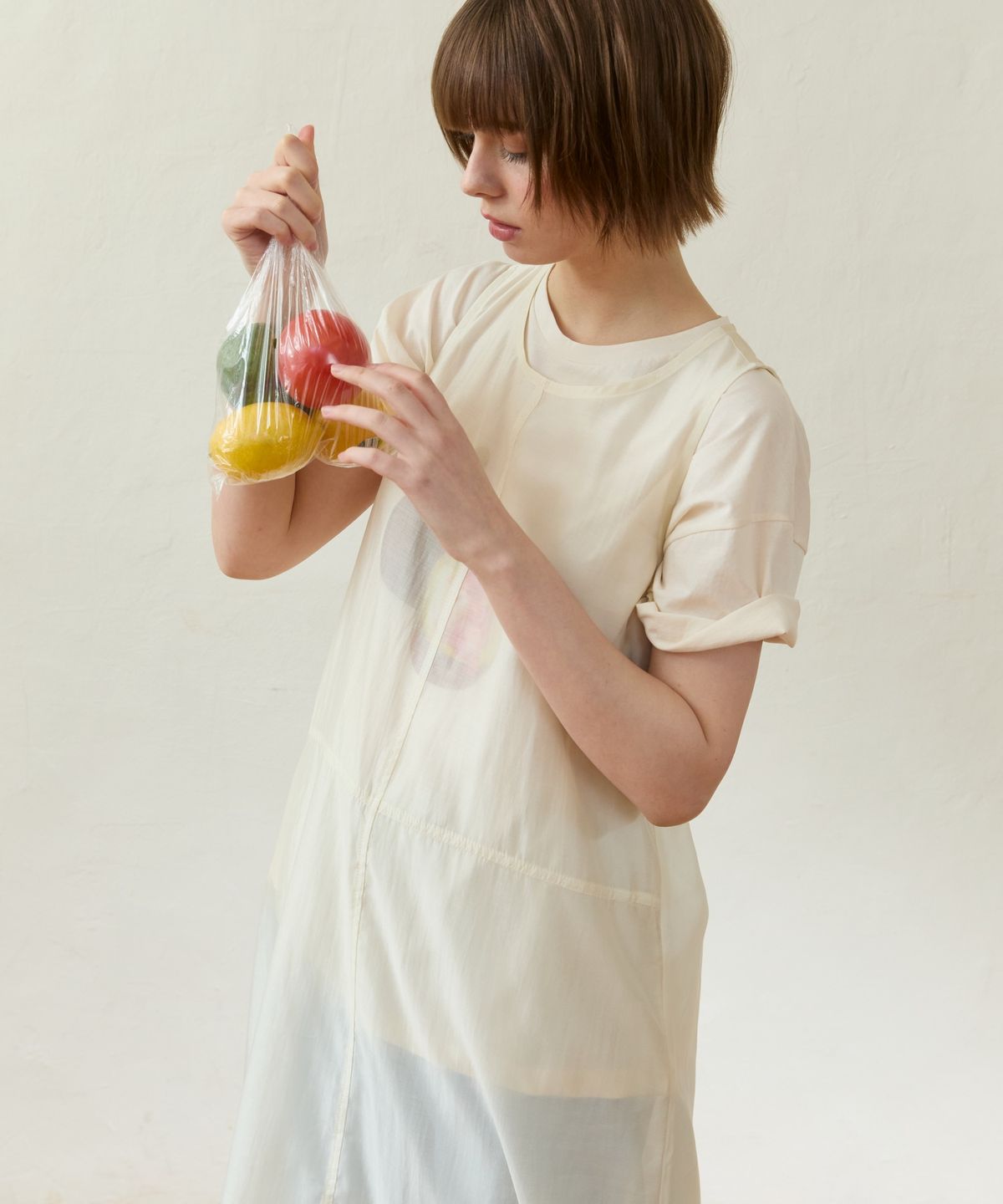 위오이(WIOE) Fig Hand Drawing T-shirt_Cream