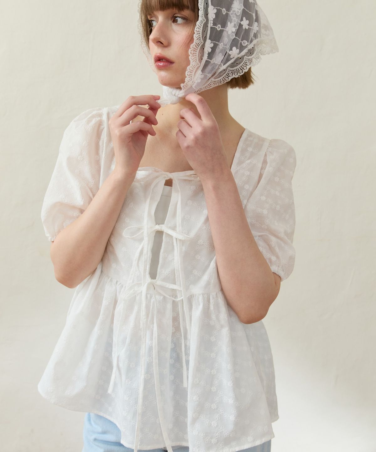 위오이(WIOE) 2-way Ribbon Cotton Blouse_White