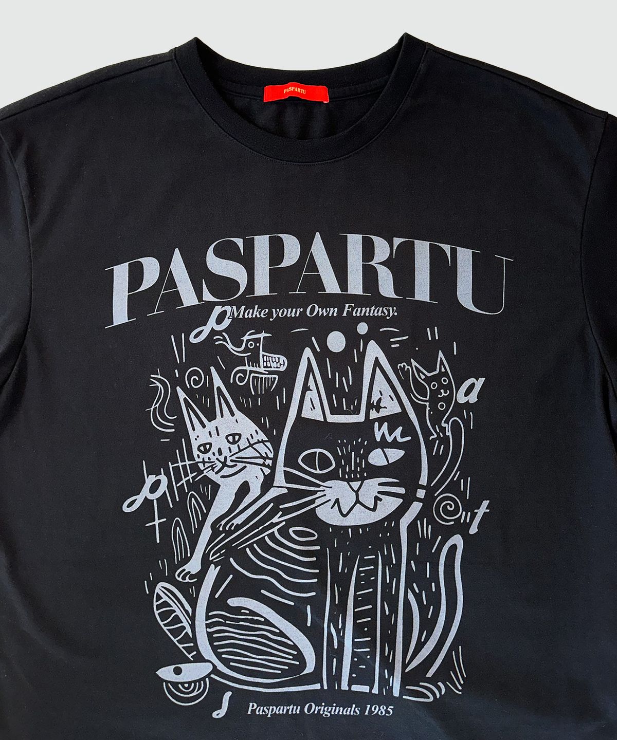 파스파르투(PASPARTU) 두들 캣츠 그래픽  반팔 티셔츠 블랙