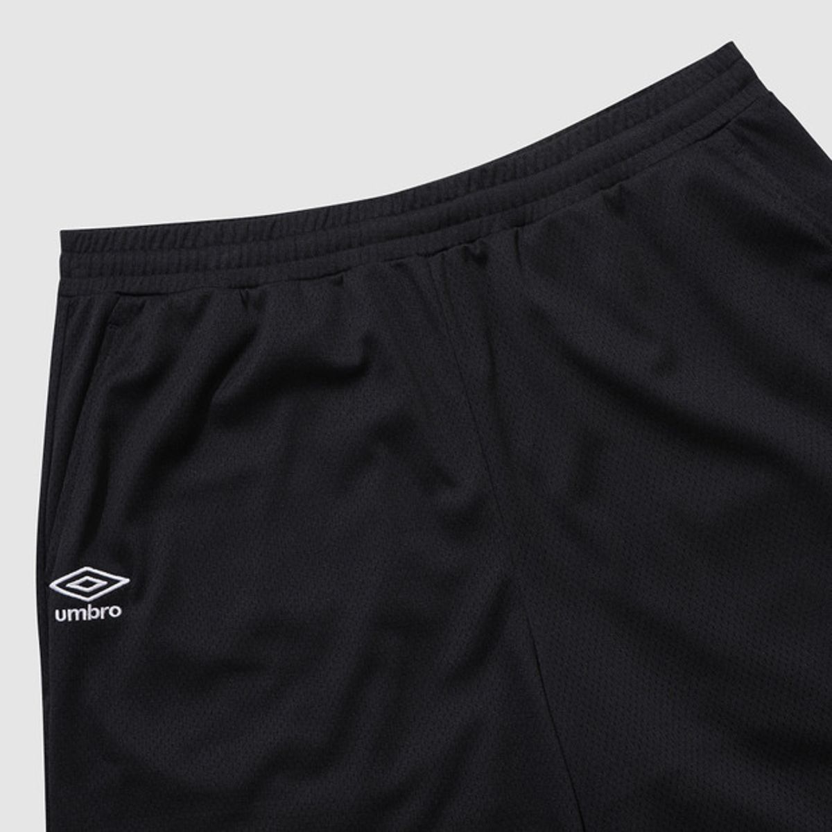 엄브로(UMBRO) 메쉬 5부 반바지 블랙(UQ321CHP75)