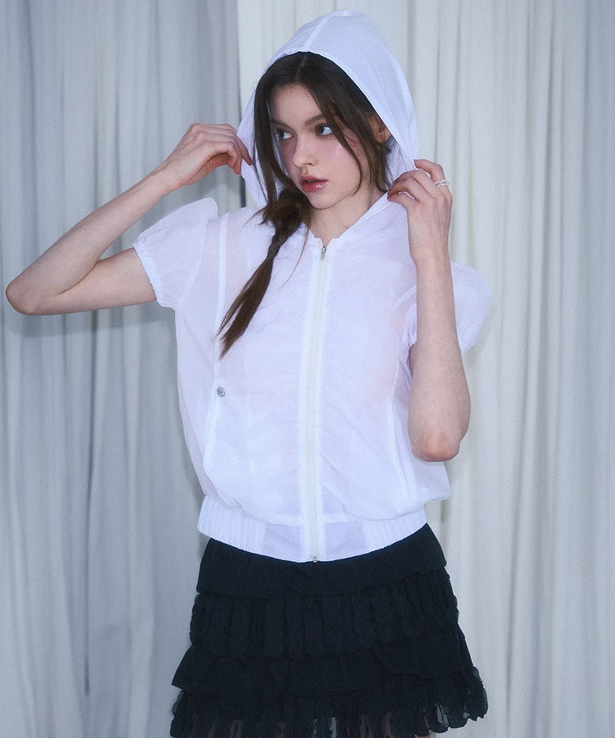 로제프란츠(ROSEFRANTZ) Half Shirring Windbreaker [White]