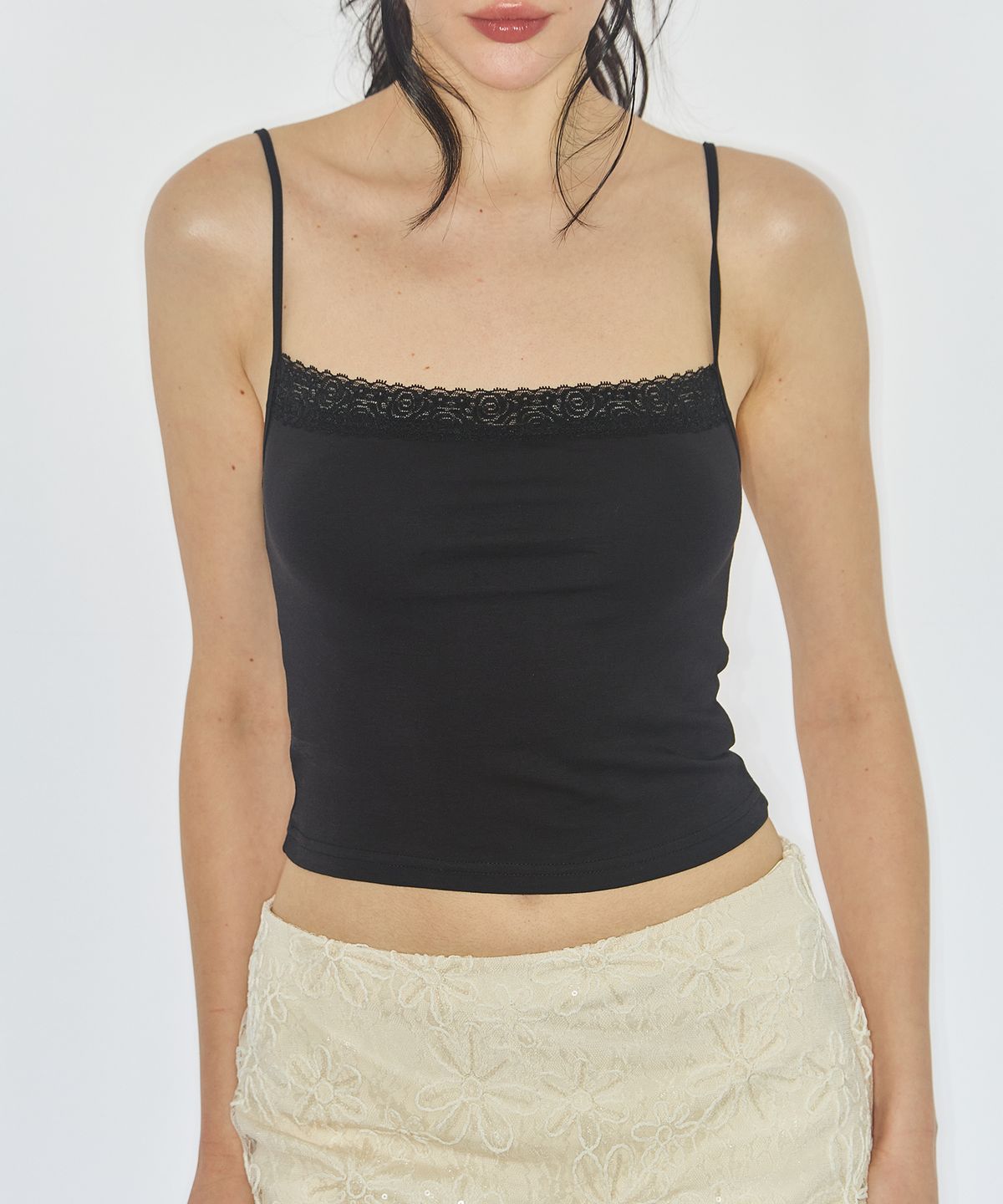 유히리(YUHEELEE) ROSIE LACE CAMI TOP / BLACK
