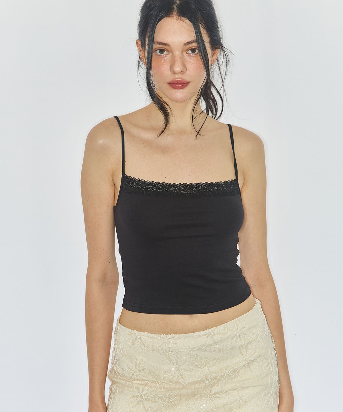 유히리(YUHEELEE) ROSIE LACE CAMI TOP / BLACK