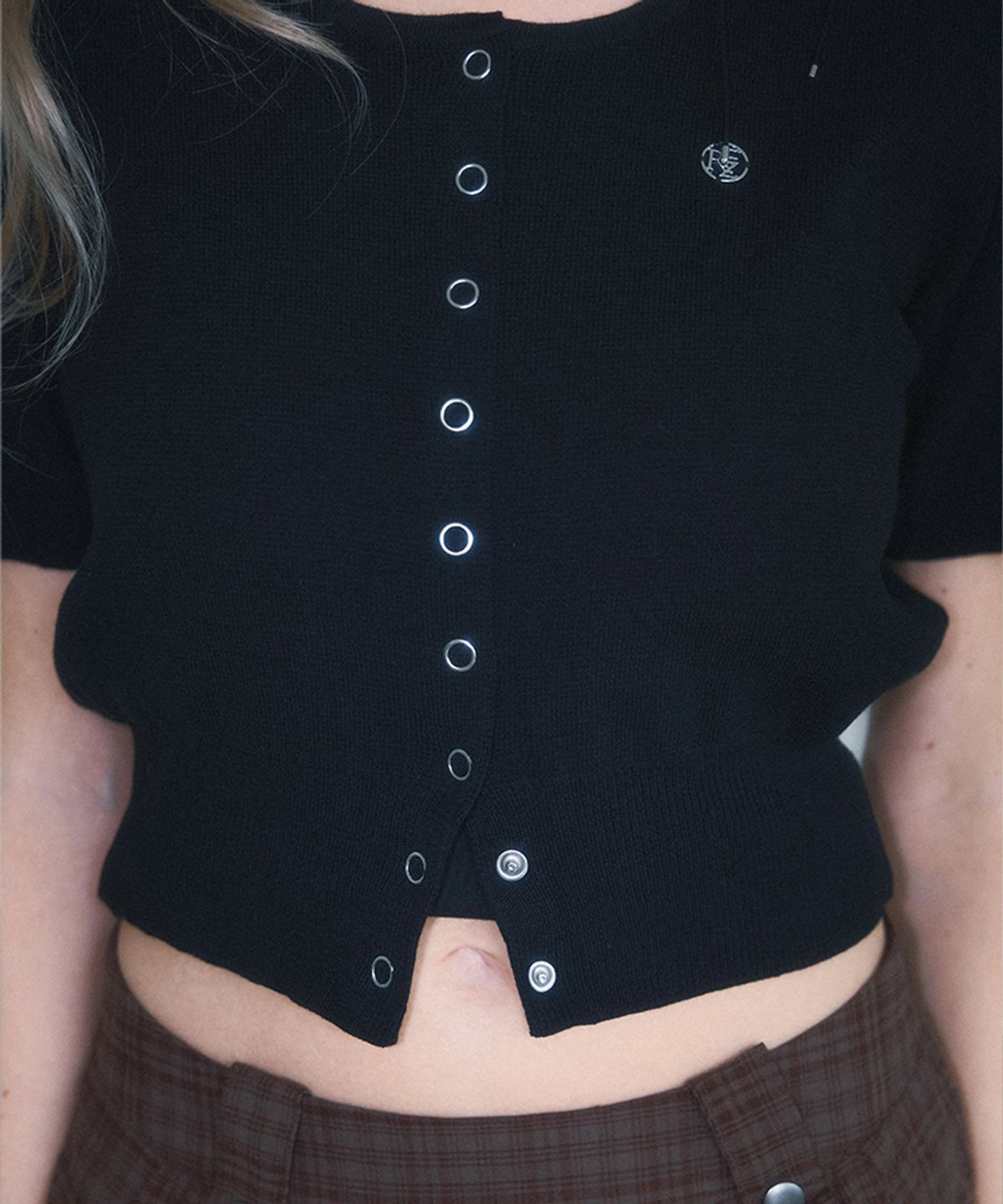 로제프란츠(ROSEFRANTZ) Eyelet Half Sleeve Cardigan [Black]