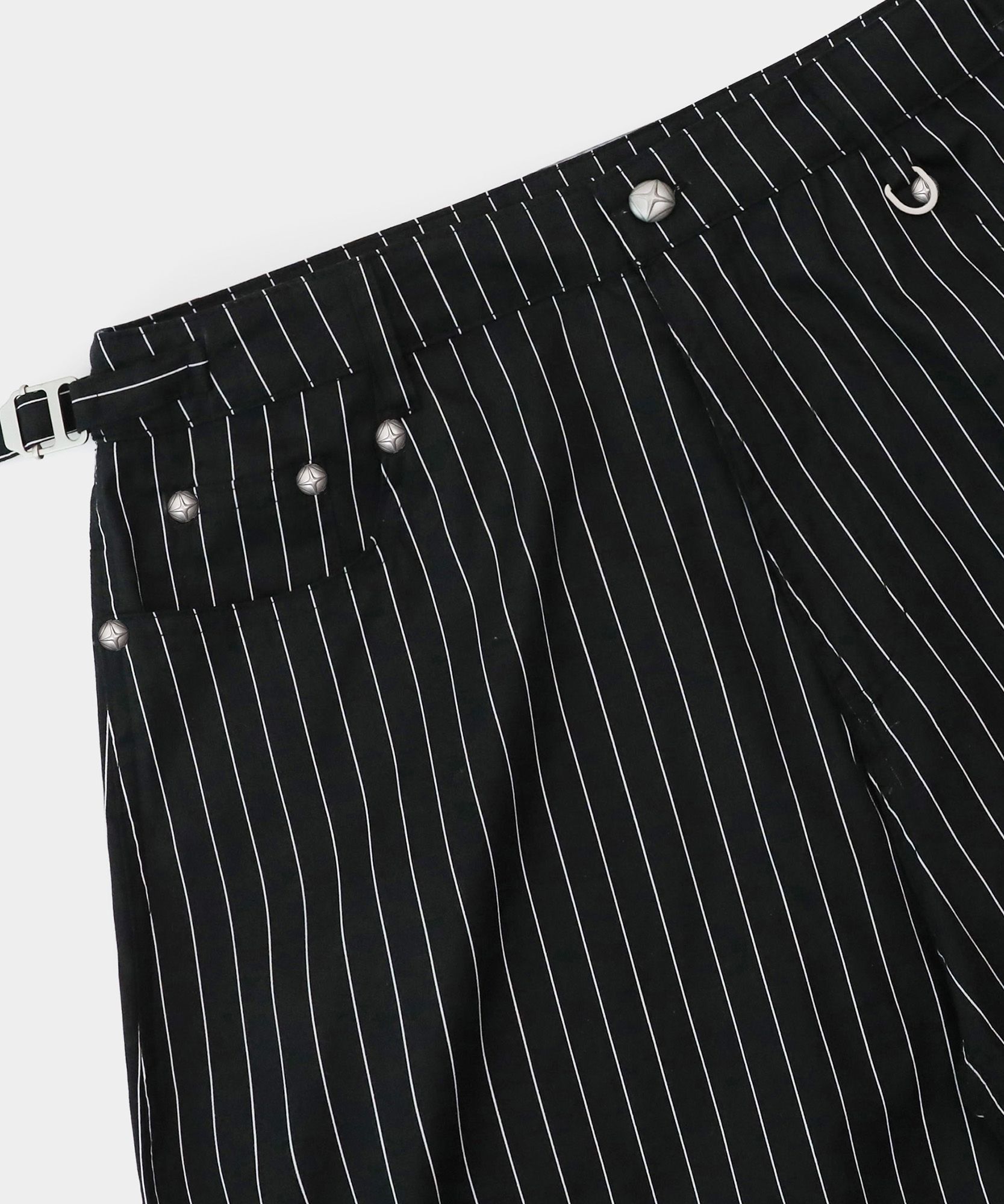 ★BADBLOOD★ Cosmo Graphic Bermuda Pants White Check w-srt25 MUSINSA | BADBLOOD Cosmo Graphic Bermuda Pants - Black/Striped