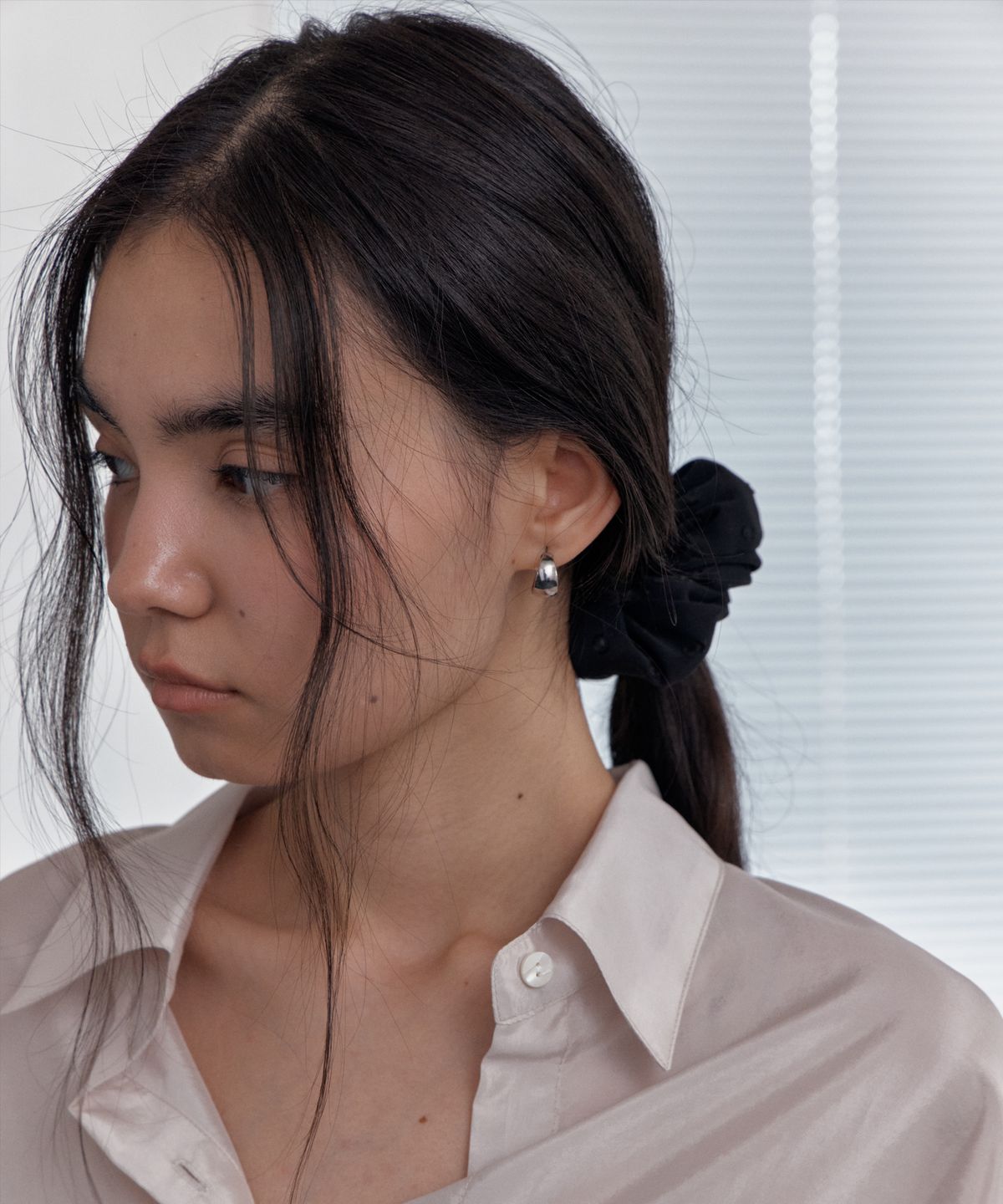 38컴온커먼(38COMEONCOMMON) Dot Sheer Layered Scrunchie (Black)