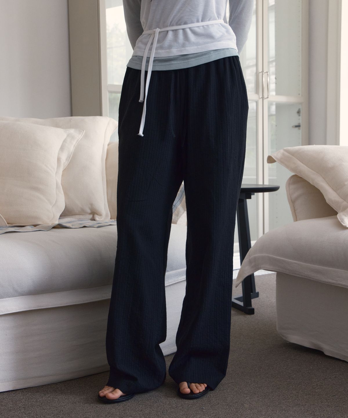 38컴온커먼(38COMEONCOMMON) Lace Sheer Pants (Black)