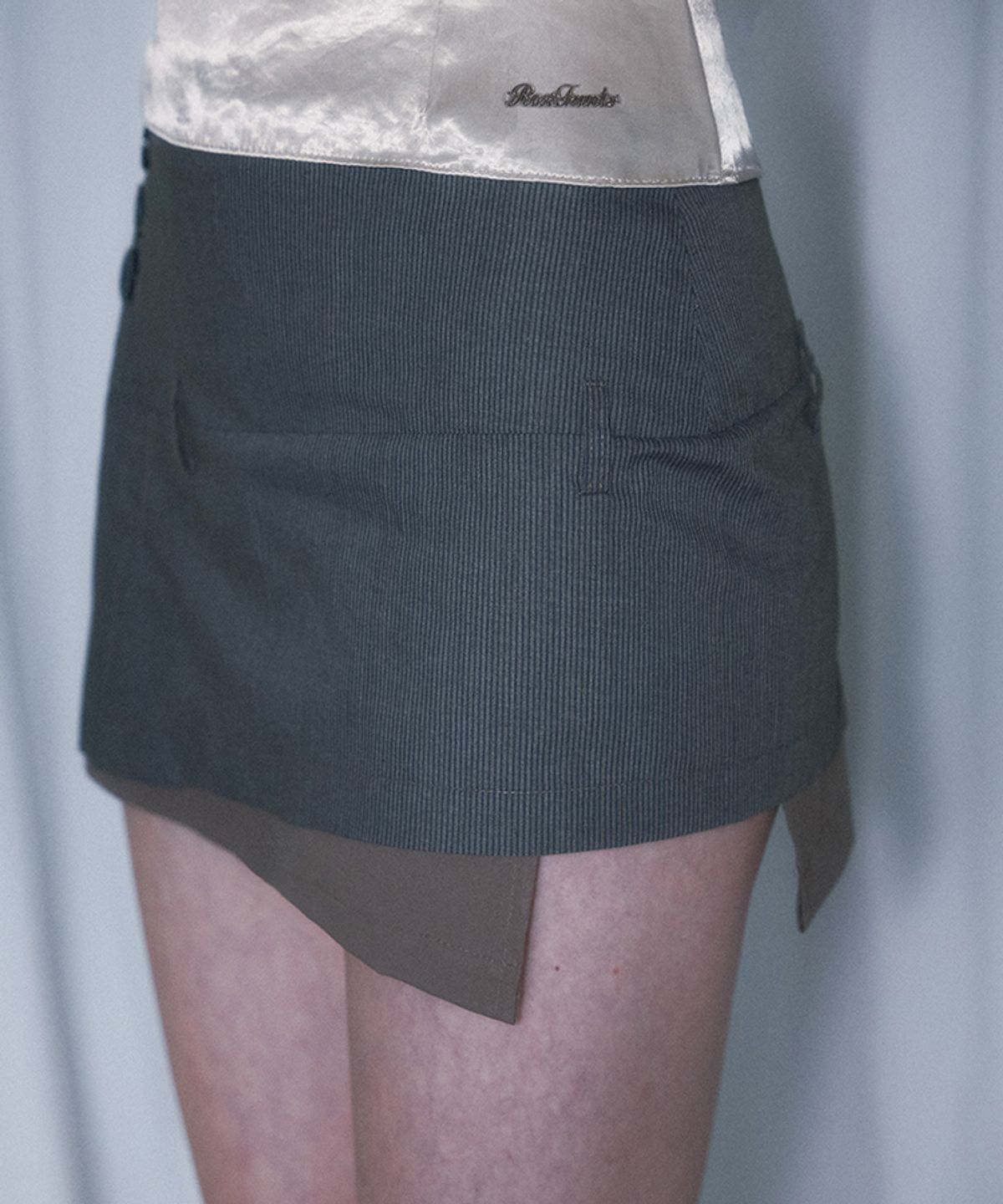 로제프란츠(ROSEFRANTZ) Stripe Layered Mini Skirt [Khaki]