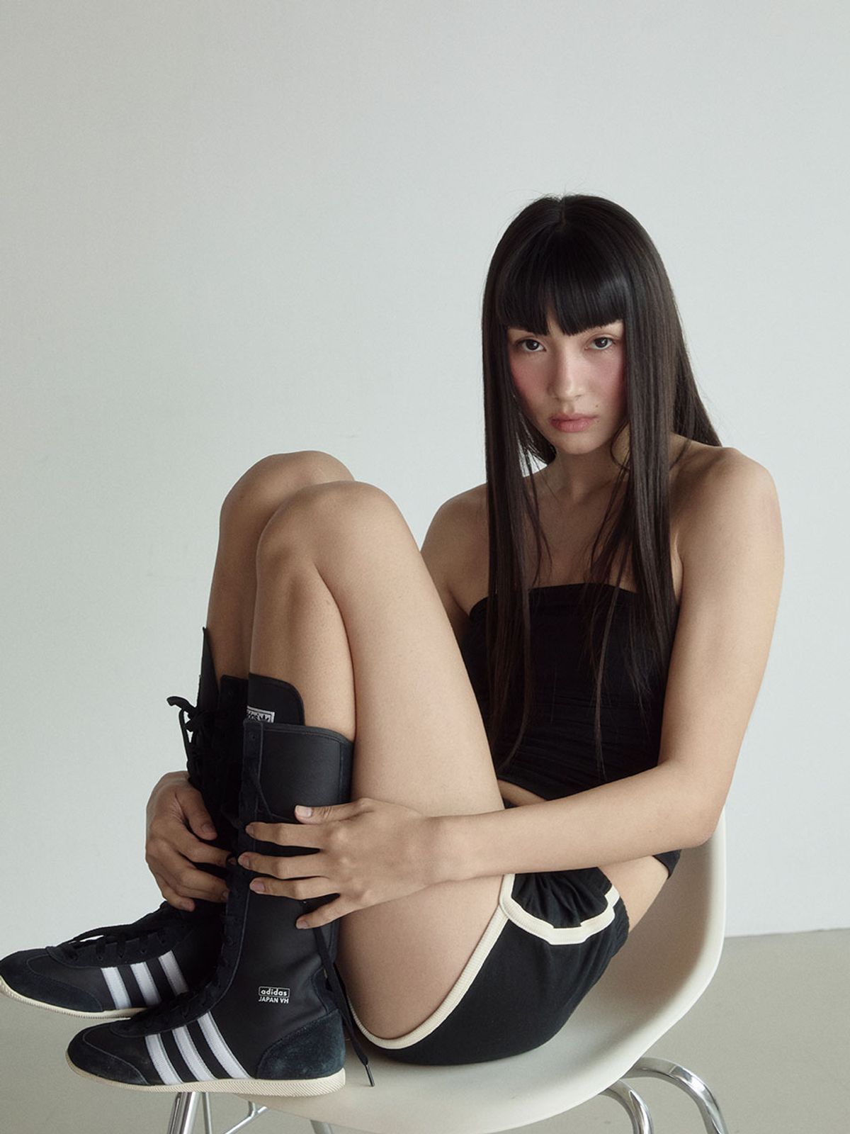 비수스(VISUS) Wrinkle Tube Top_Black