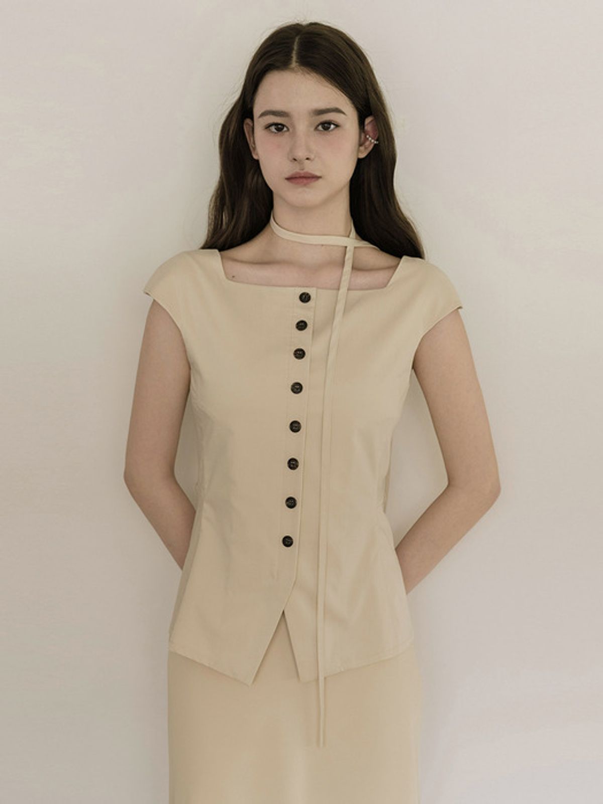 로트르드민(LAUTREDE MIN) Cap Beige Blouse