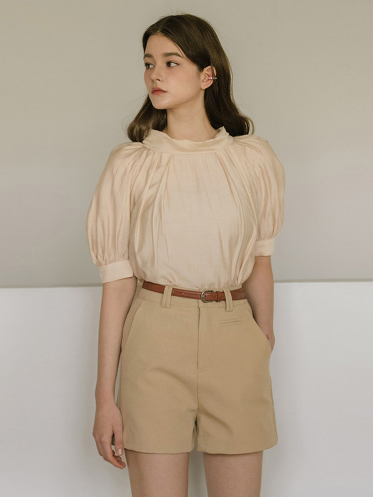 로트르드민(LAUTREDE MIN) Pocket beige shorts