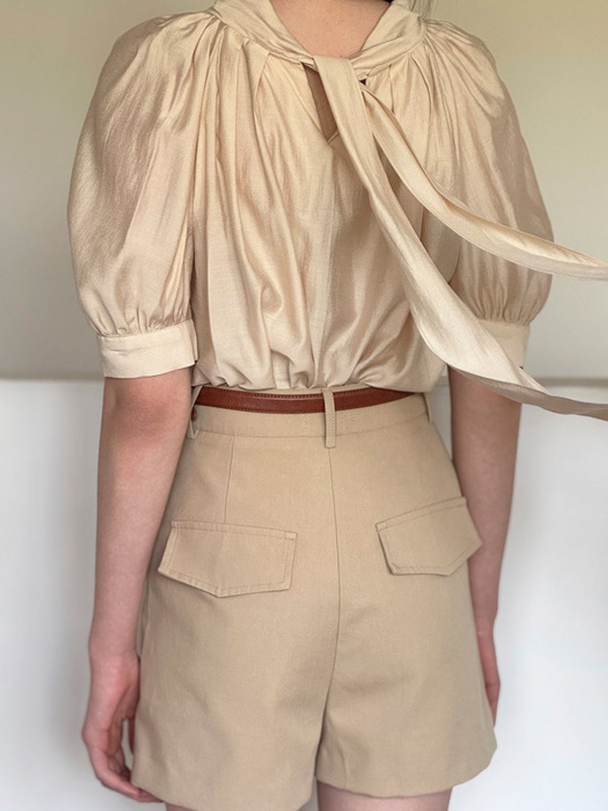 로트르드민(LAUTREDE MIN) Pocket beige shorts