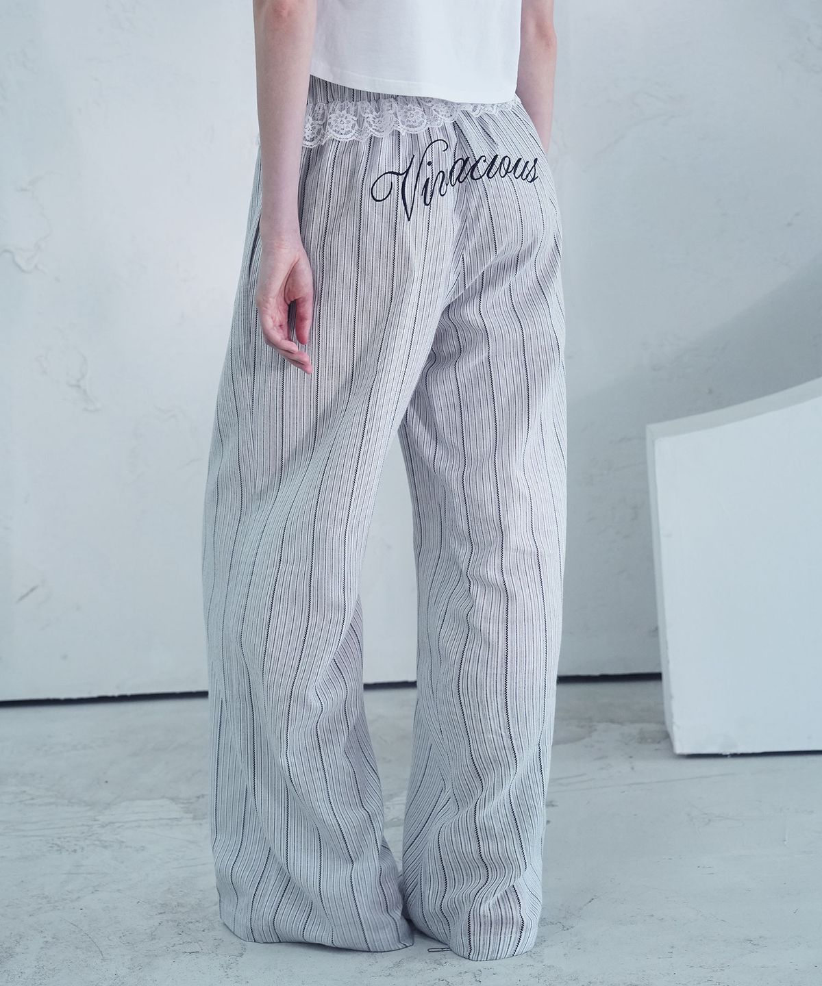 비바셔스(VIVACIOUS) Boheme Striped Pants BLACK