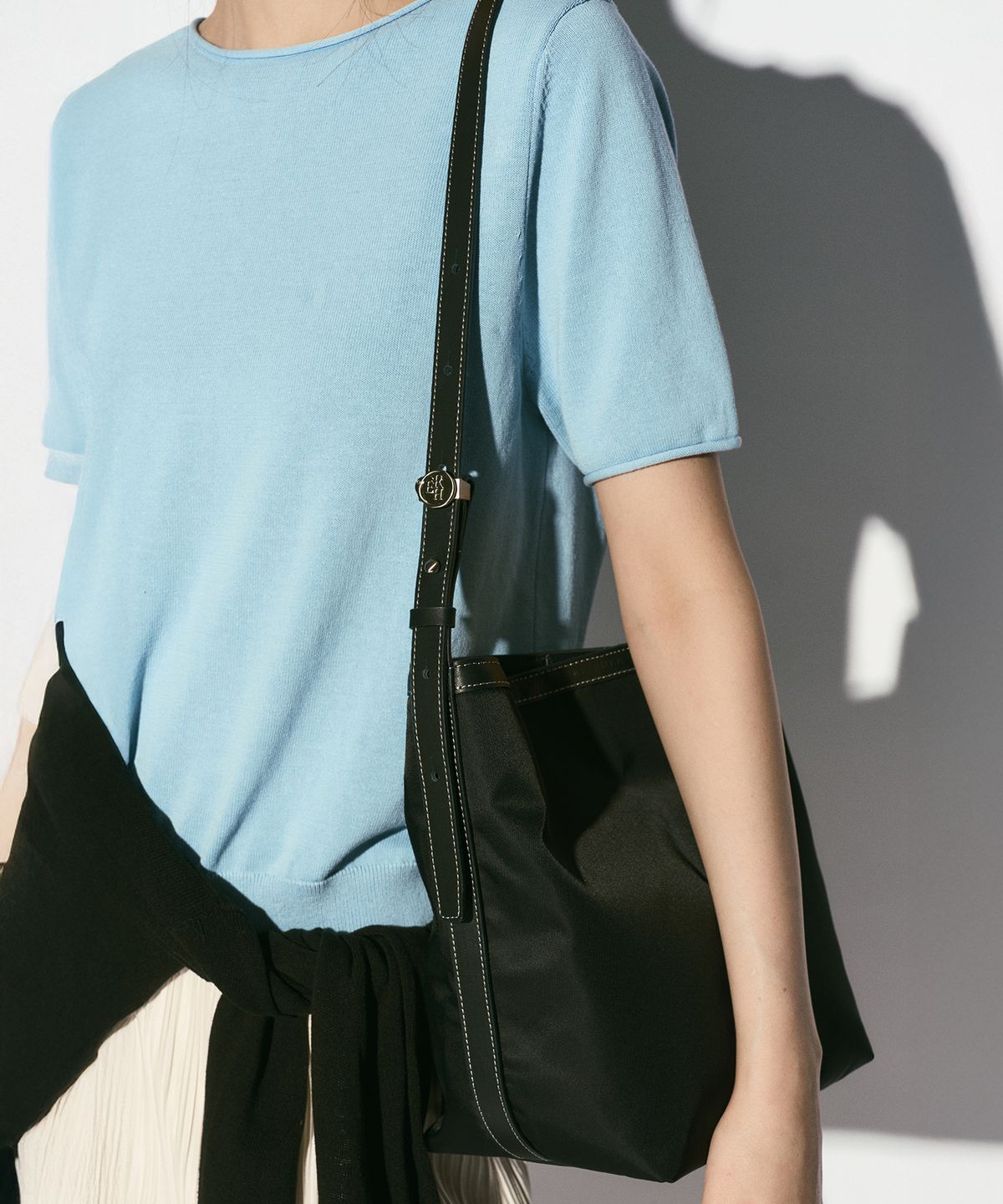 리이(RE RHEE) SQUARE NYLON SHOULDER BAG BLACK