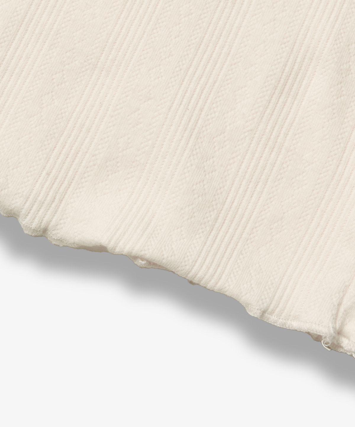 유젠(EUGGEN) 스몰 로고 펀칭 숏 슬리브 티셔츠_아이보리