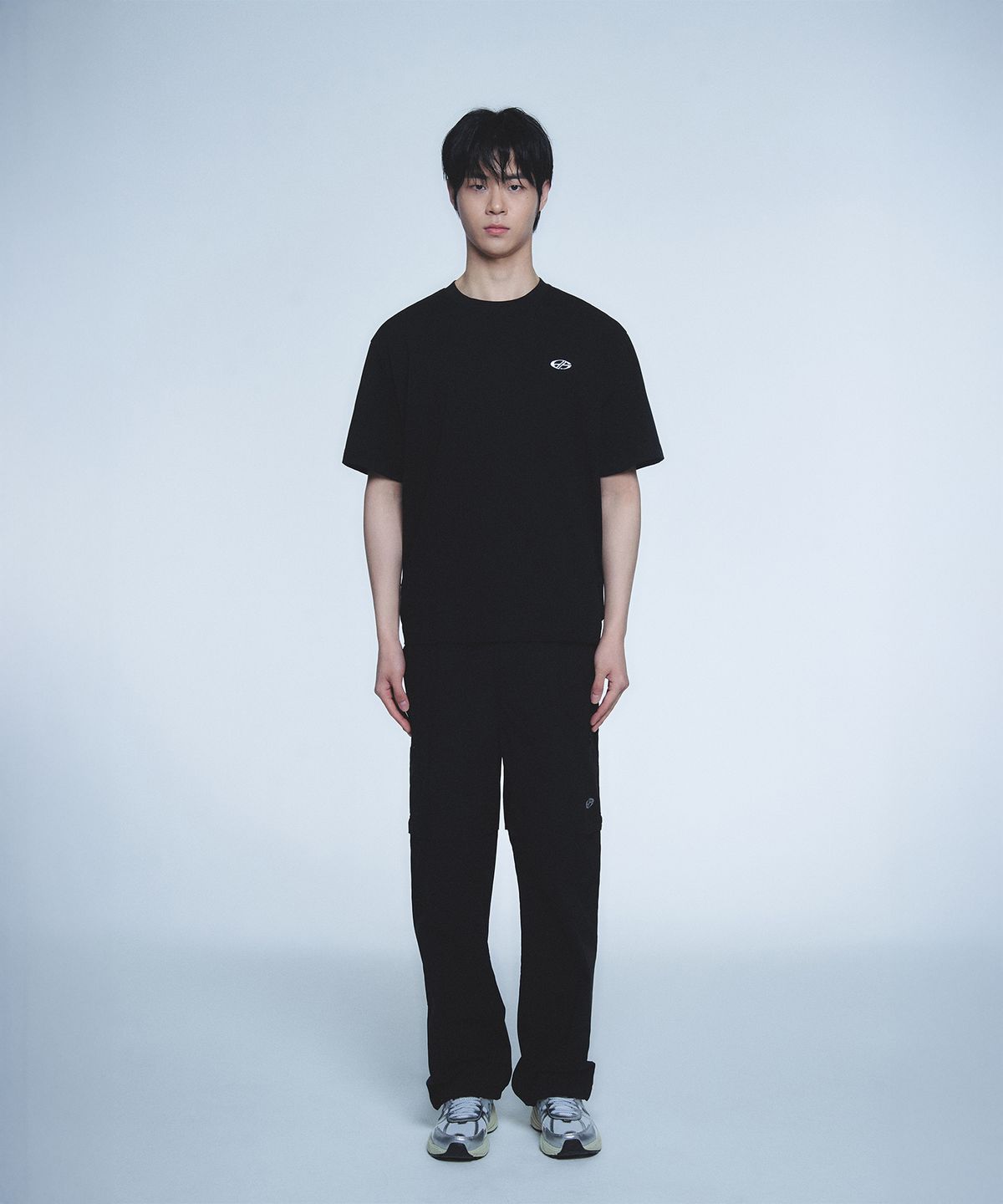 현피트(HYUNFIT) SYMBOL SIDE POCKET T-SHIRT-[BLACK]