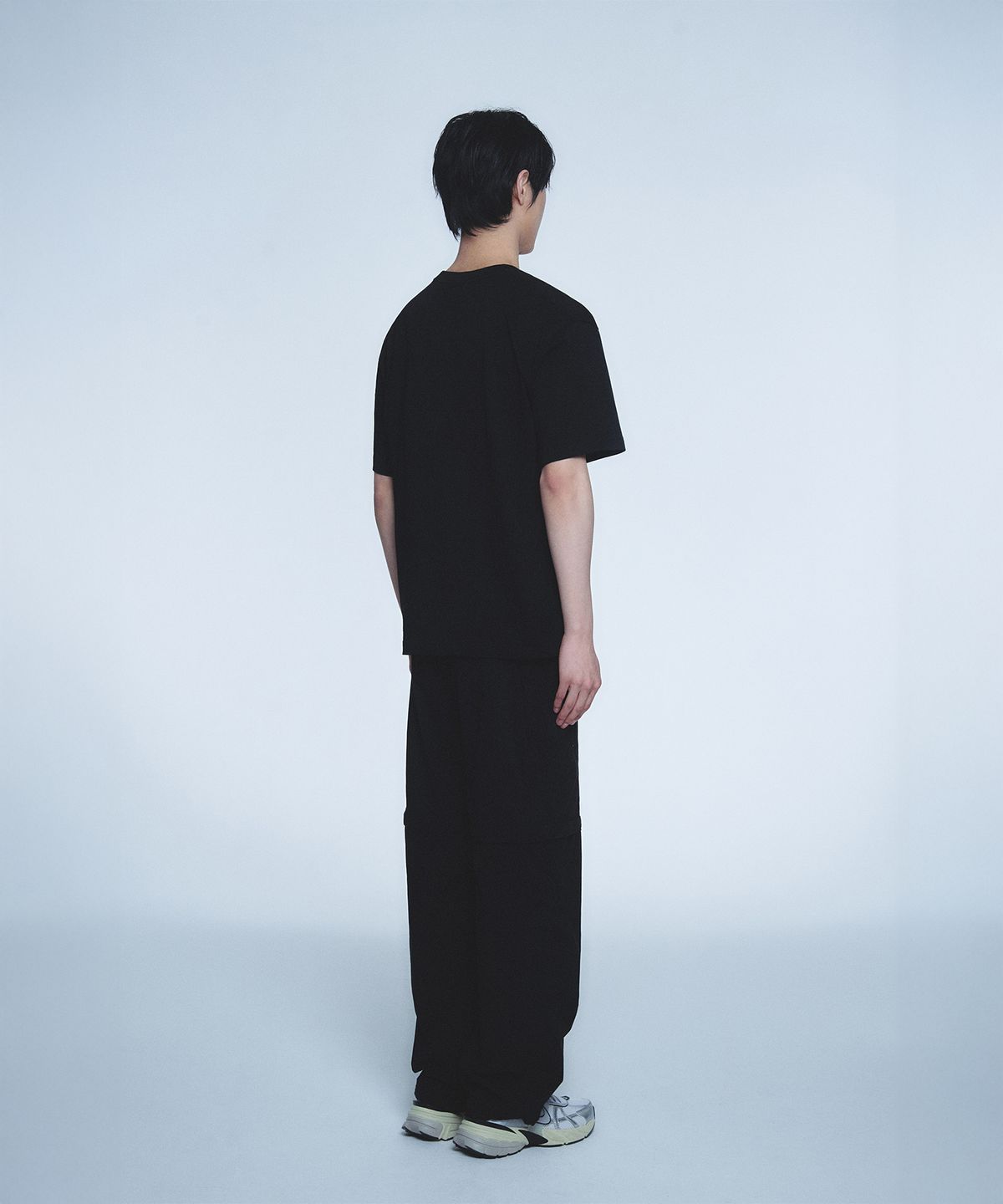 현피트(HYUNFIT) SYMBOL SIDE POCKET T-SHIRT-[BLACK]