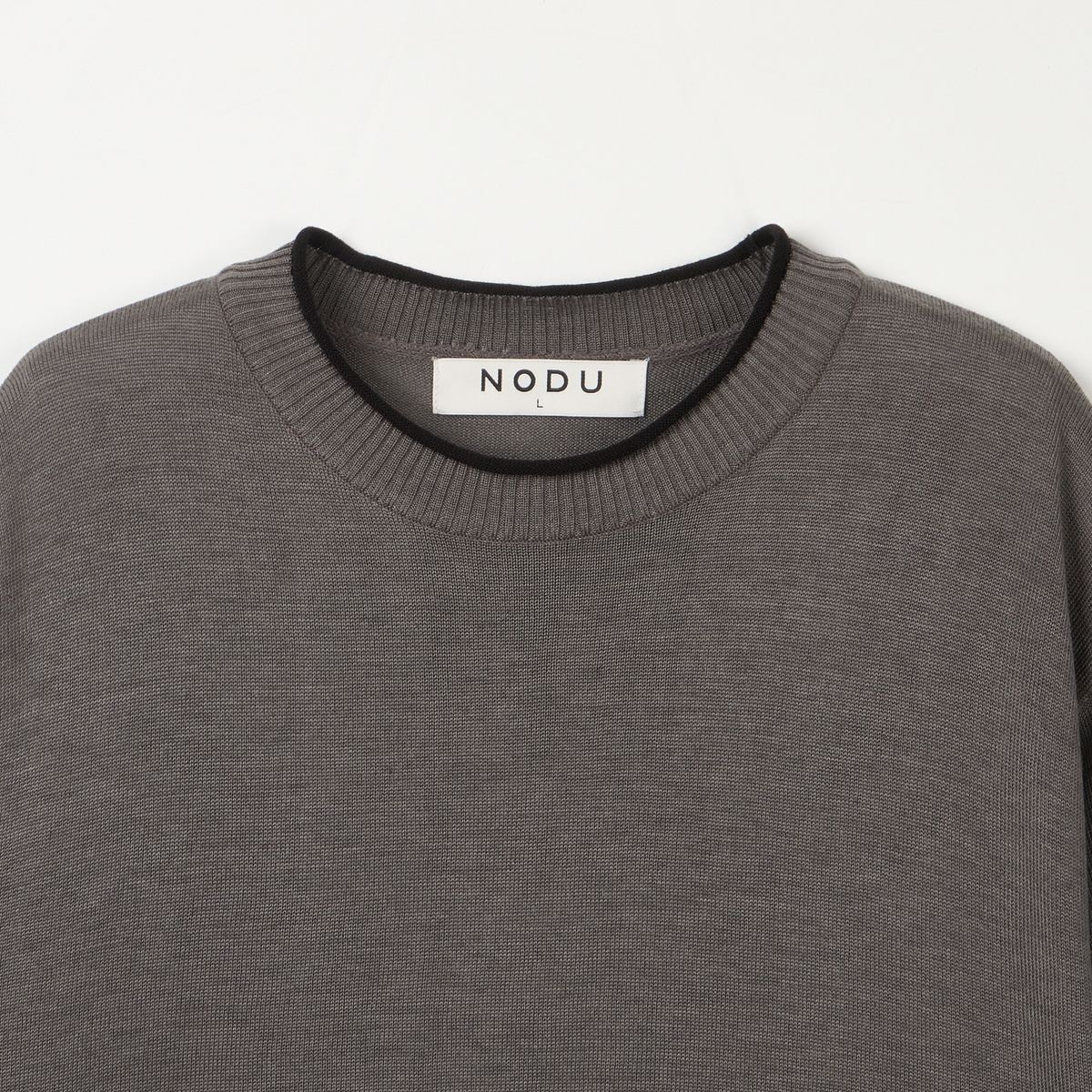 노드유(NODU) 넥포인팅 반팔 니트 [차콜]