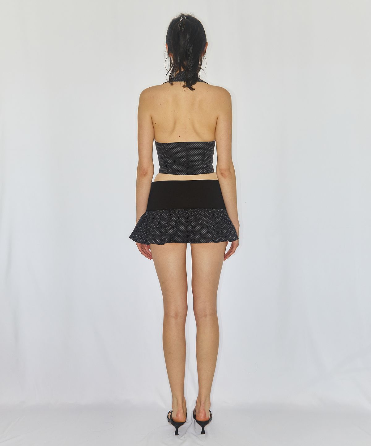 유히리(YUHEELEE) COLLAR HALTER TOP / BLACK