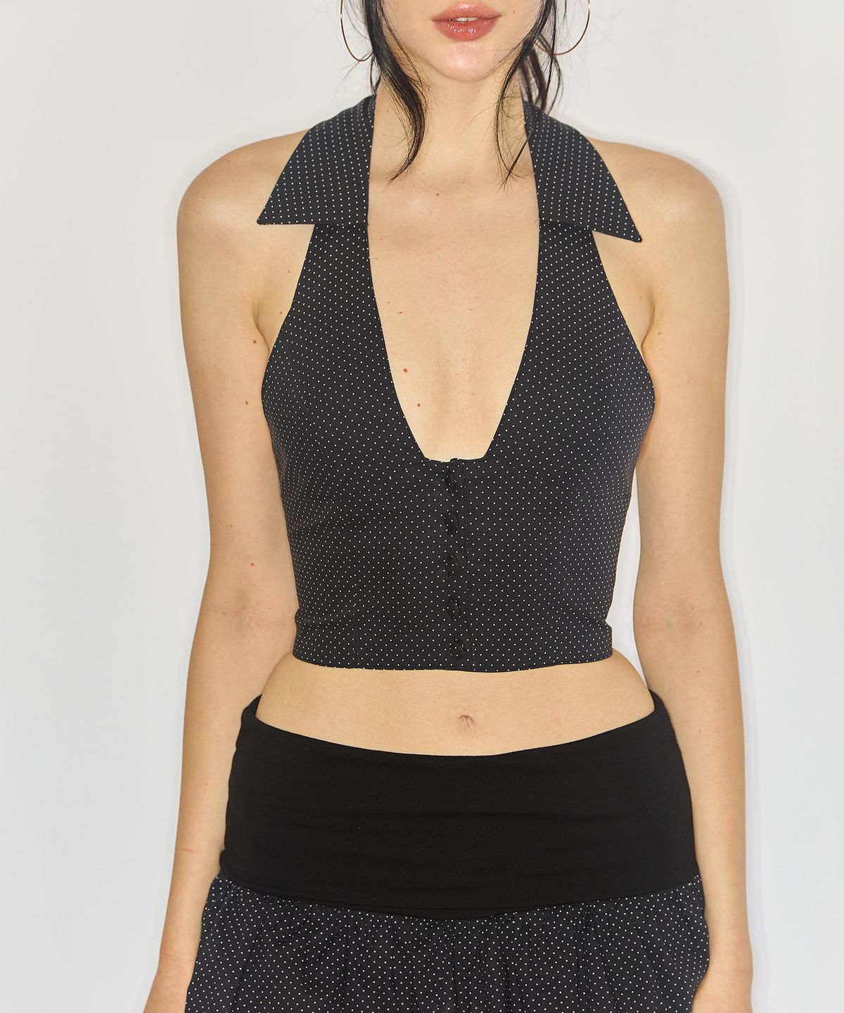 유히리(YUHEELEE) COLLAR HALTER TOP / BLACK