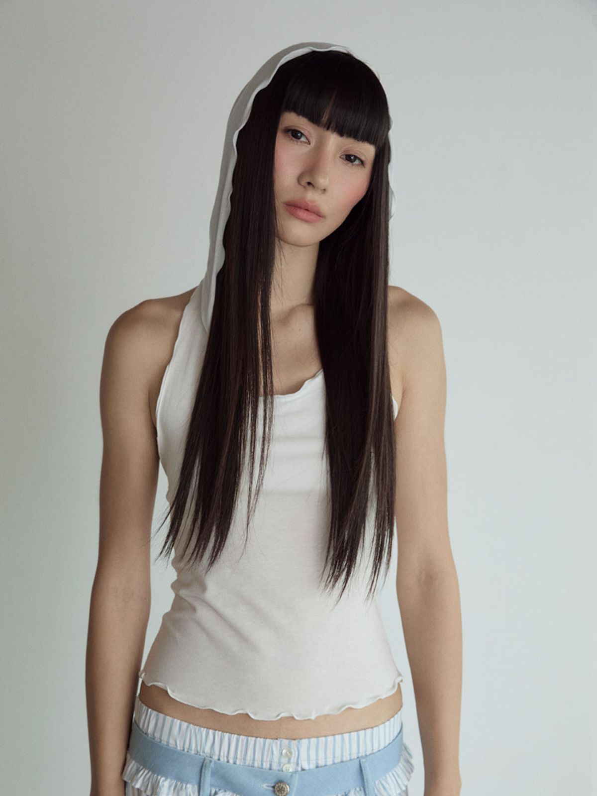 비수스(VISUS) Hood Sleeveless Top_White