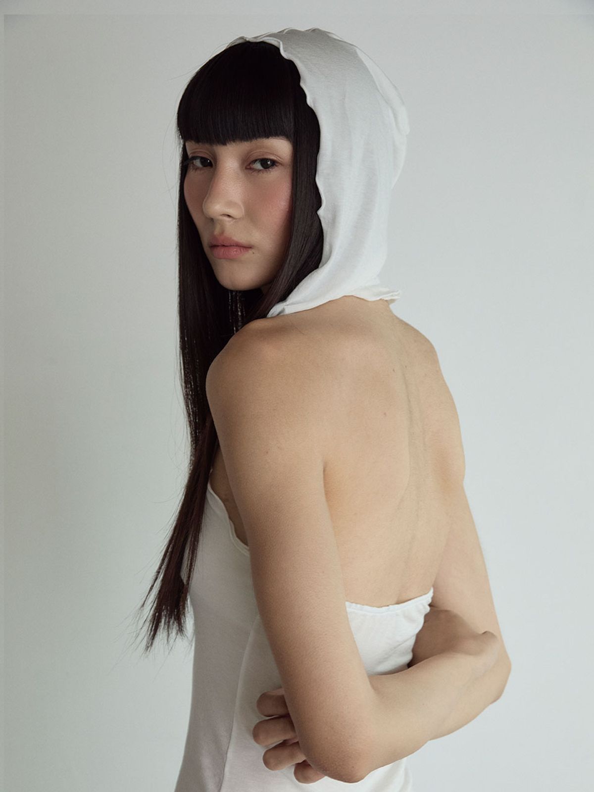비수스(VISUS) Hood Sleeveless Top_White