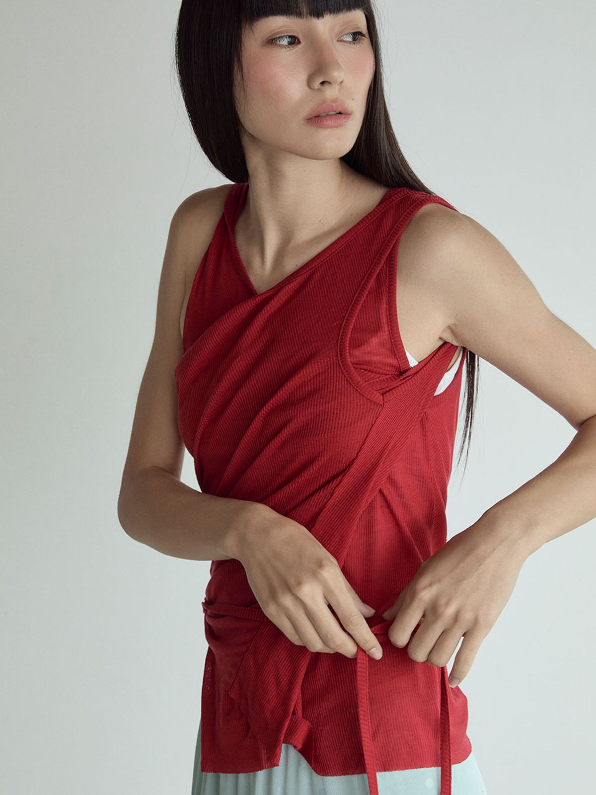 비수스(VISUS) Layered Sleeveless Top_True Red