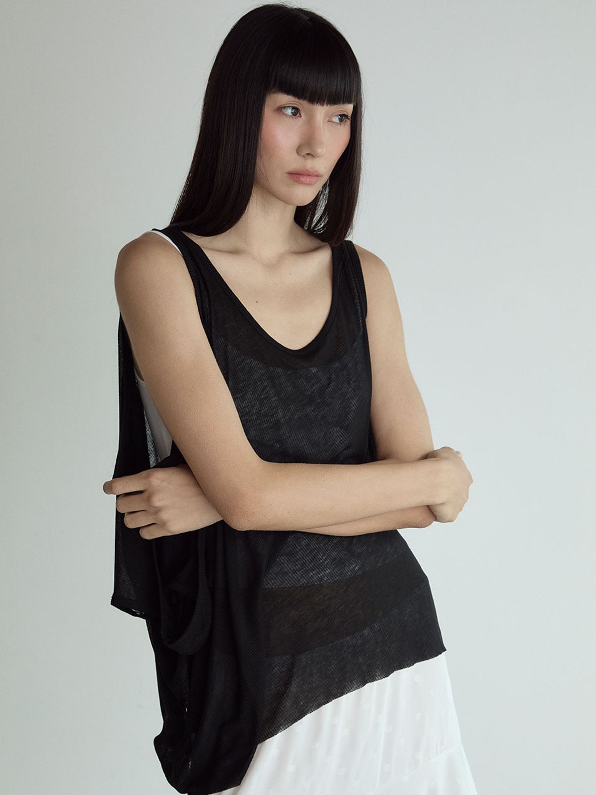 비수스(VISUS) Layered Sleeveless Top_black