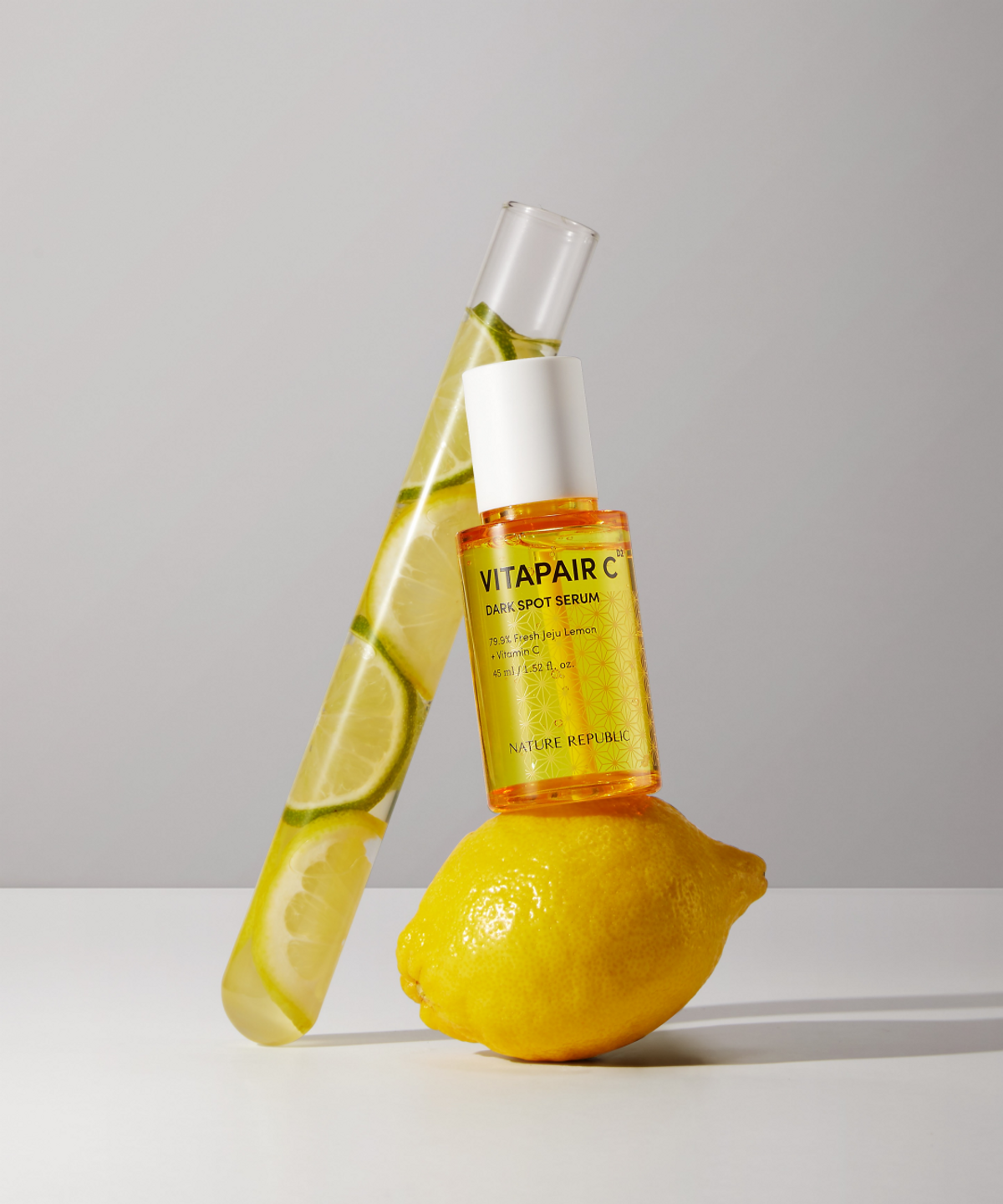 네이처리퍼블릭(NATURE REPUBLIC) [SET] 비타페어C 토너 + 잡티세럼 (300ml+45ml)