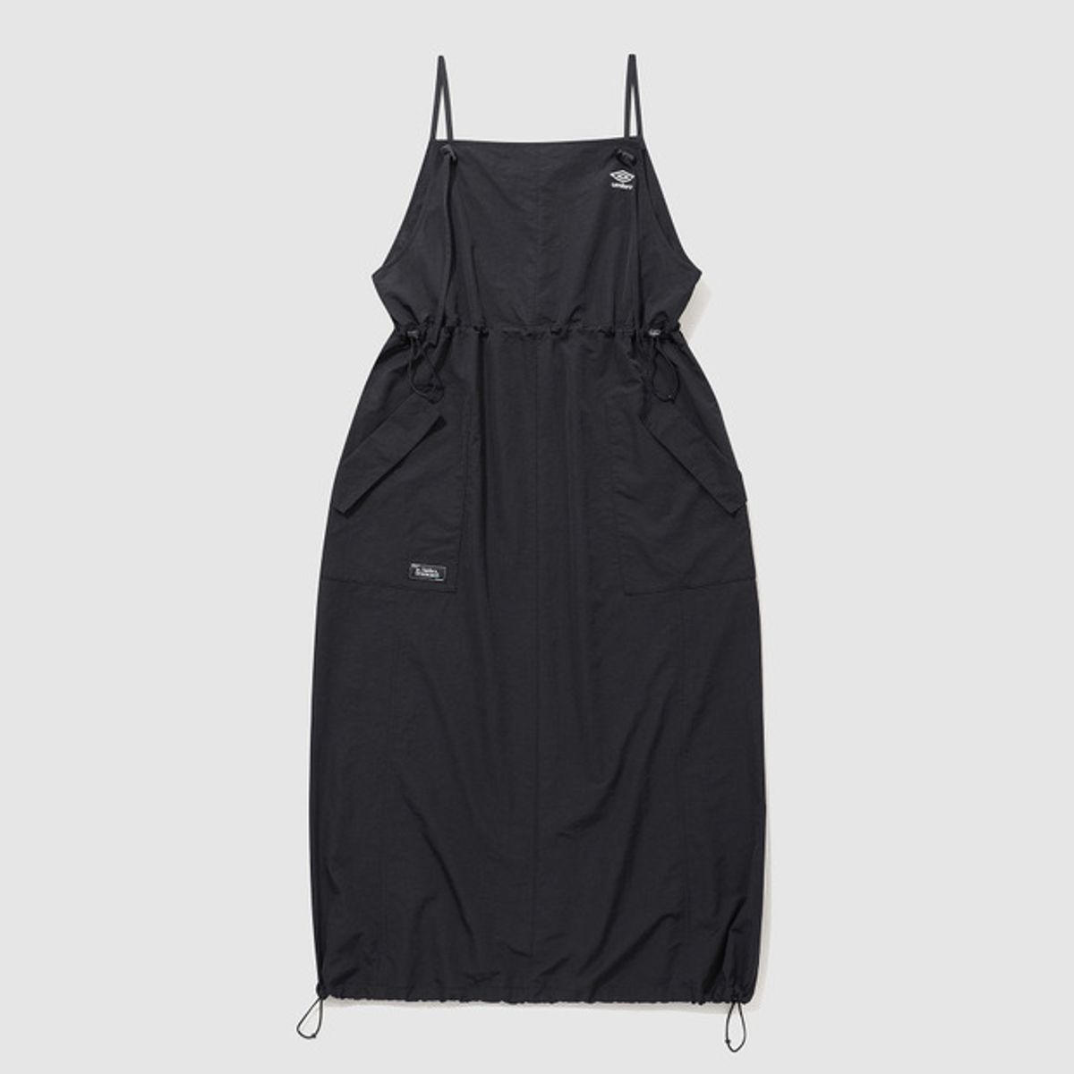 엄브로(UMBRO) 썬샤워 슬리브리스 우븐 원피스 블랙(UQ322COP71)