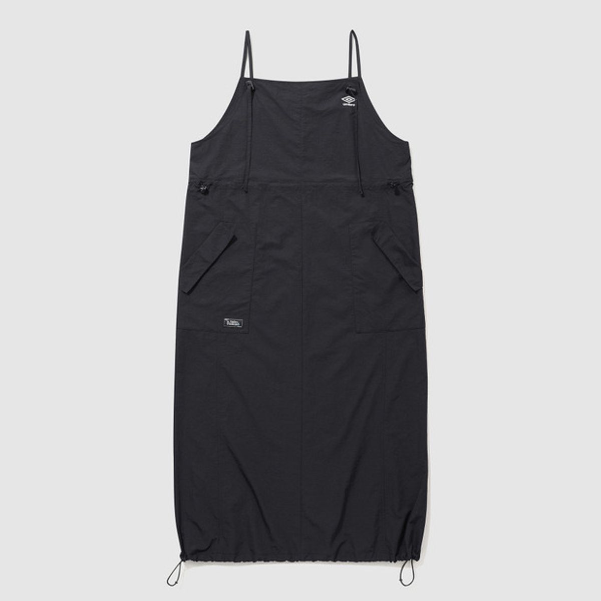 엄브로(UMBRO) 썬샤워 슬리브리스 우븐 원피스 블랙(UQ322COP71)