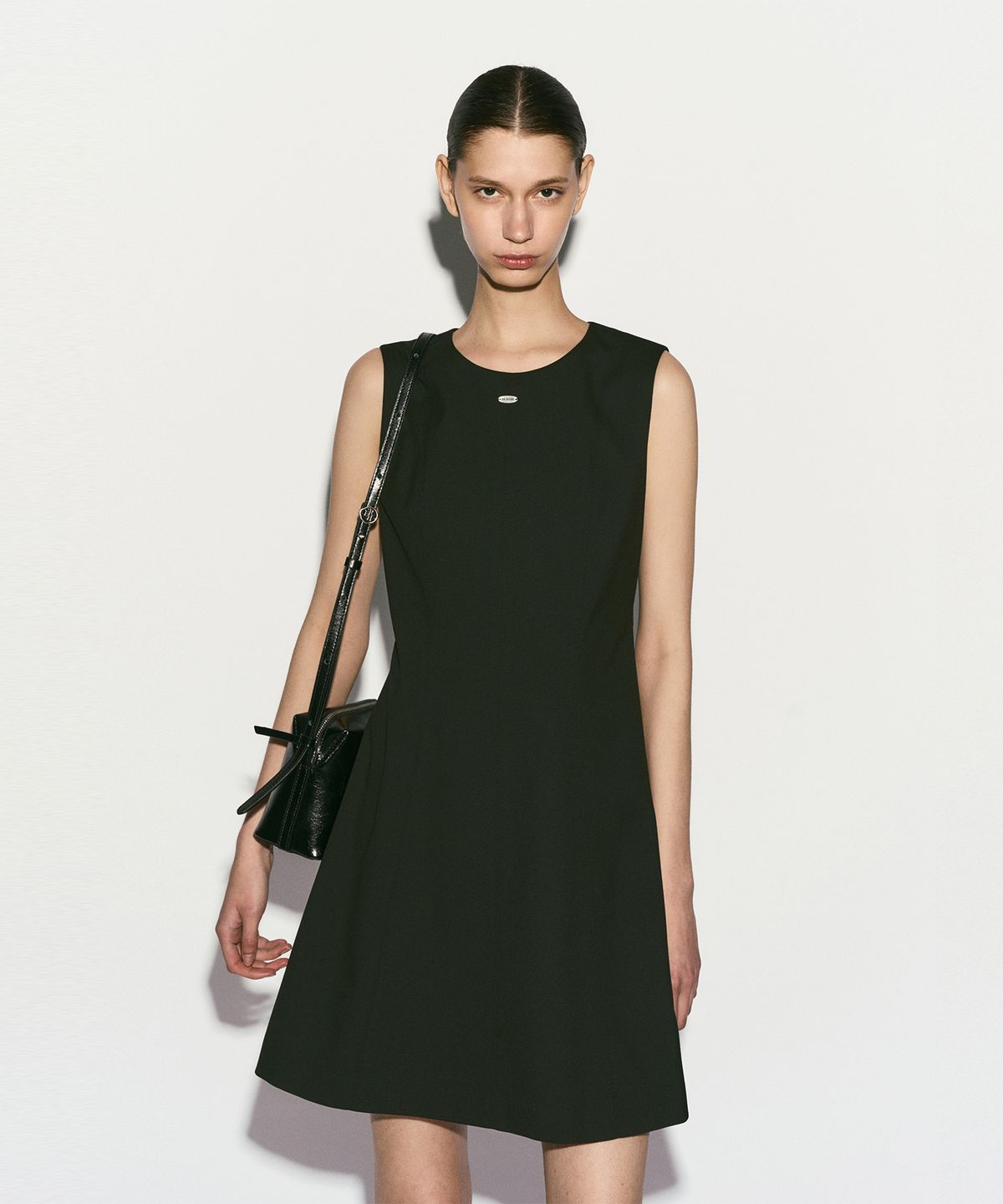 리이(RE RHEE) SQUARE CROSSBODY BAG BLACK