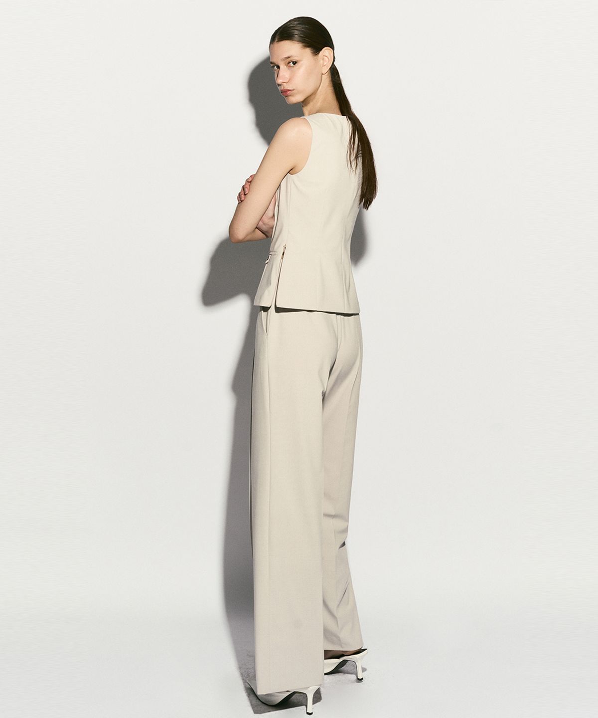 리이(RE RHEE) BOAT NECK VEST TOP