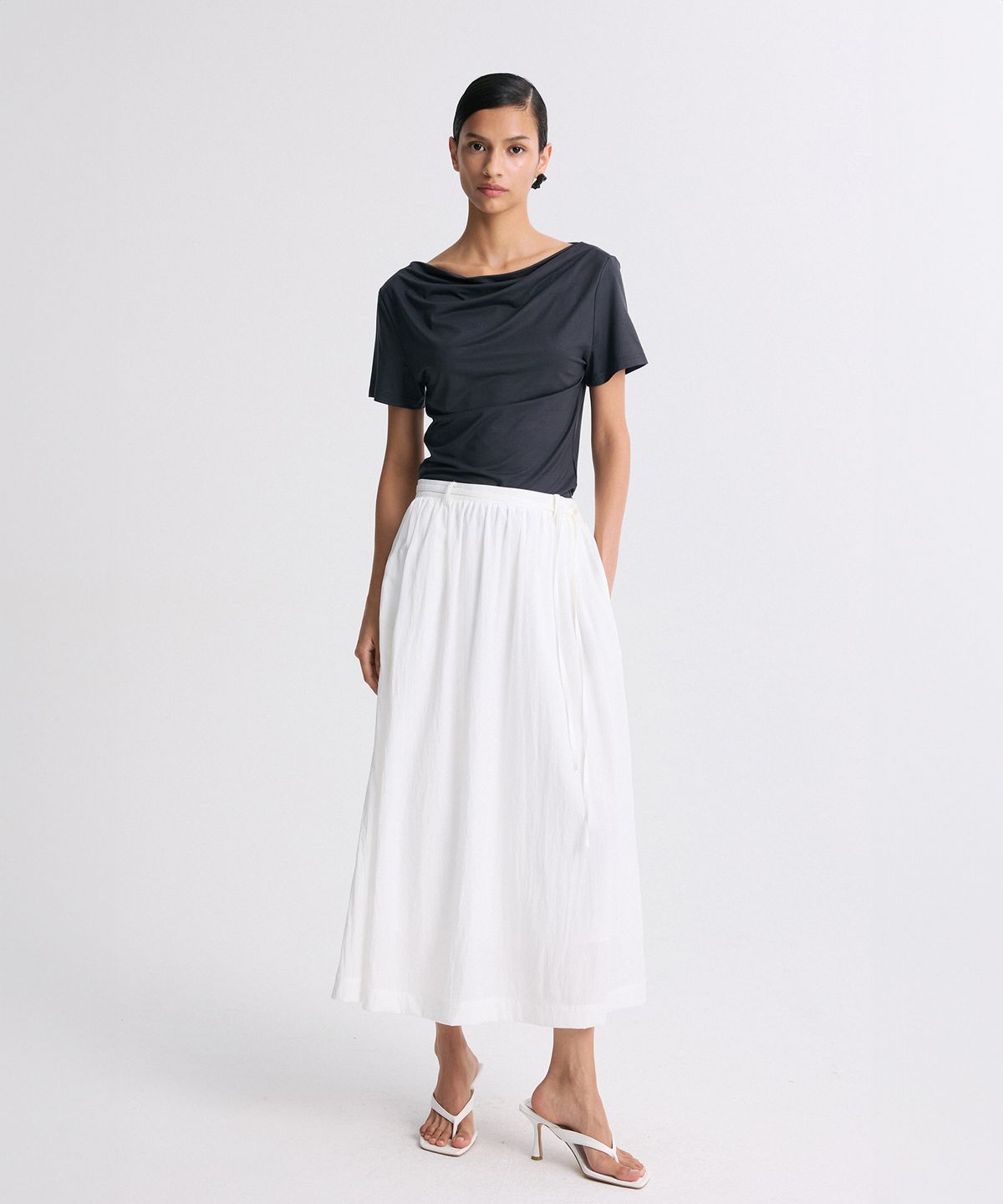 리이(RE RHEE) DRAPED HALF-SLEEVE TOP CHARCOAL