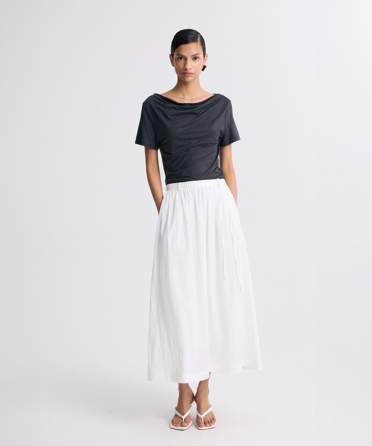리이(RE RHEE) DRAPED HALF-SLEEVE TOP CHARCOAL