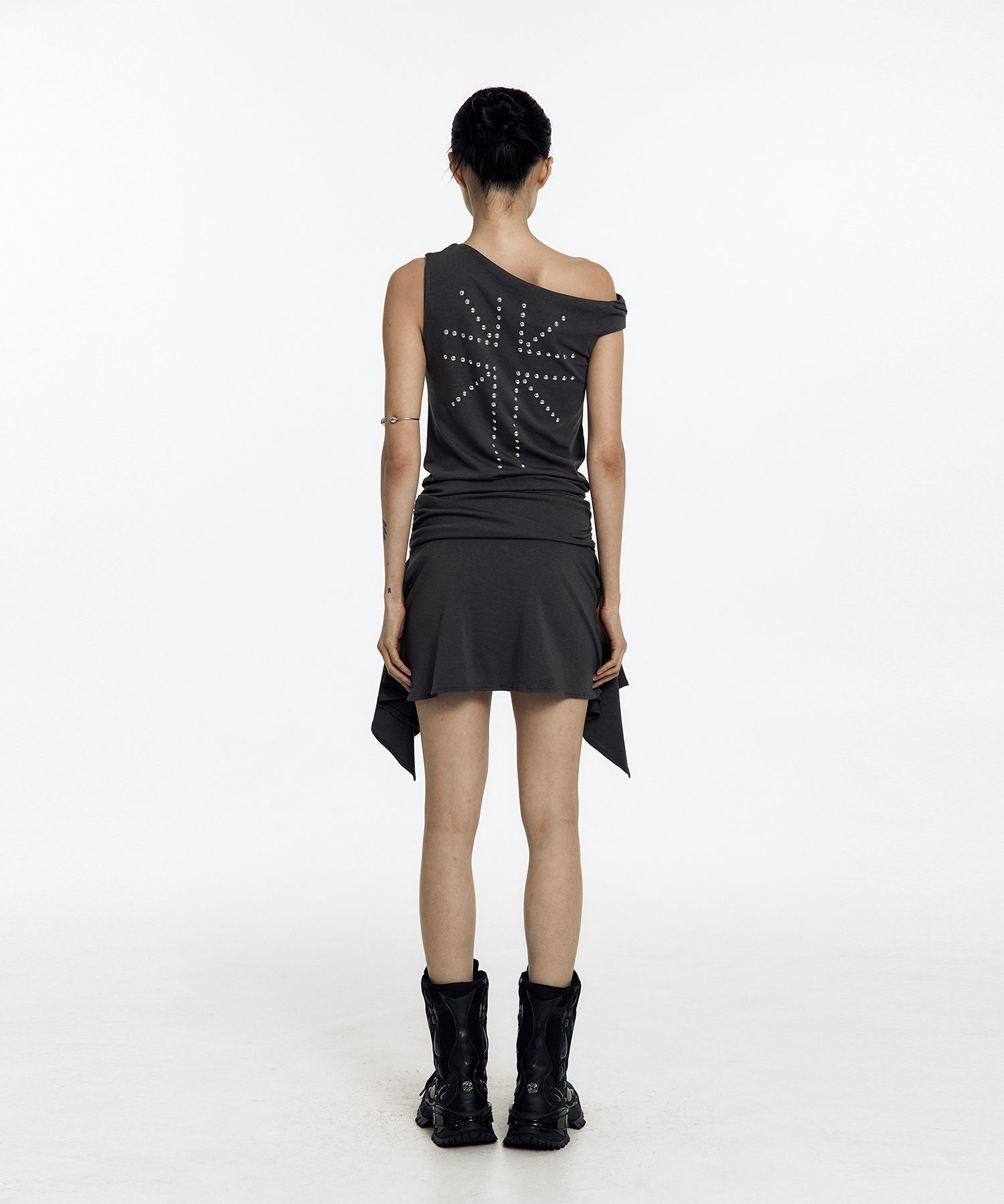 MUSINSA | KASHIKO Asymmetric Stud Onepiece Charcoal