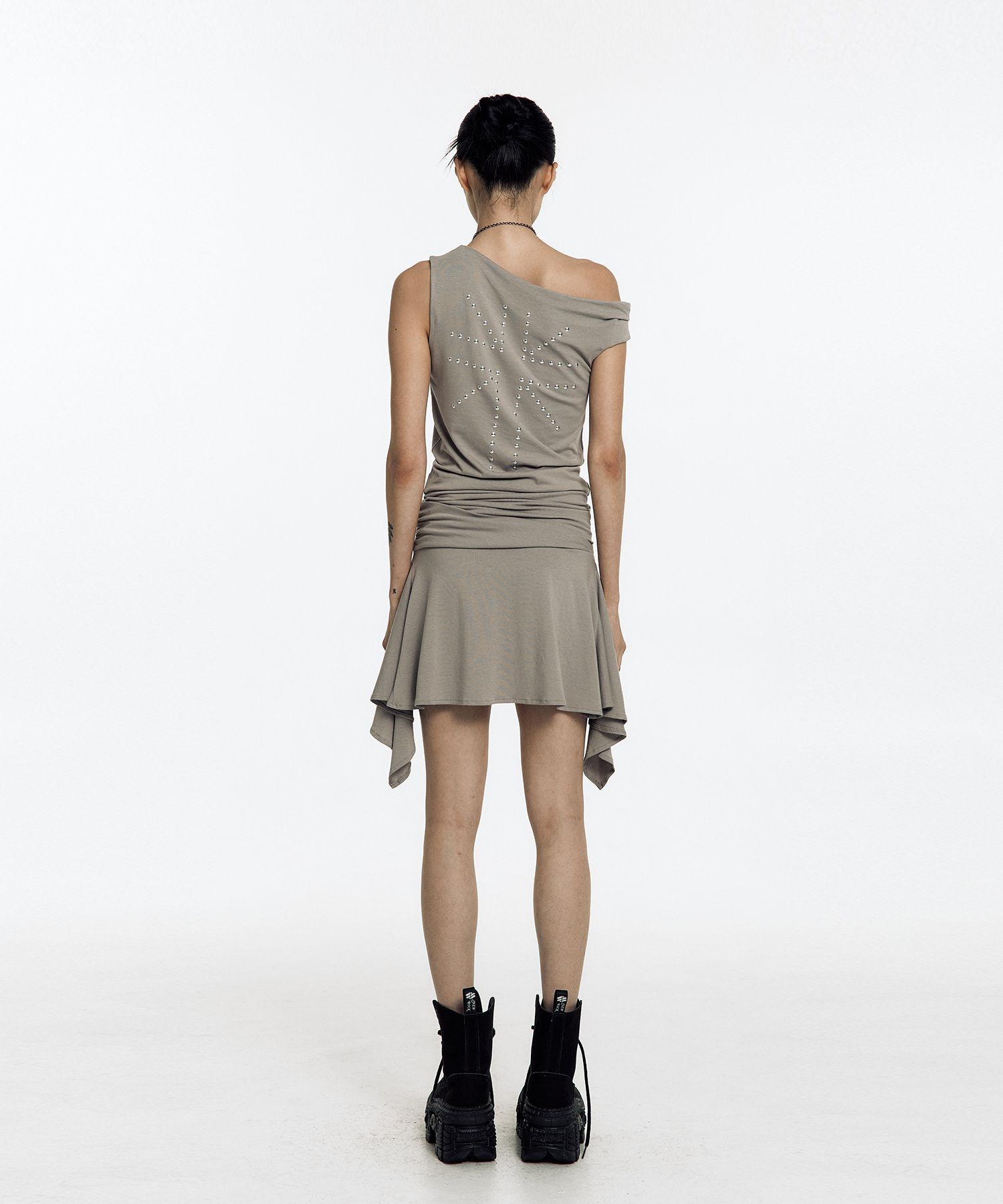 [Kashiko] ★ Asymmetric Stud Onepiece MUSINSA | KASHIKO Asymmetric Stud Onepiece Warm Gray